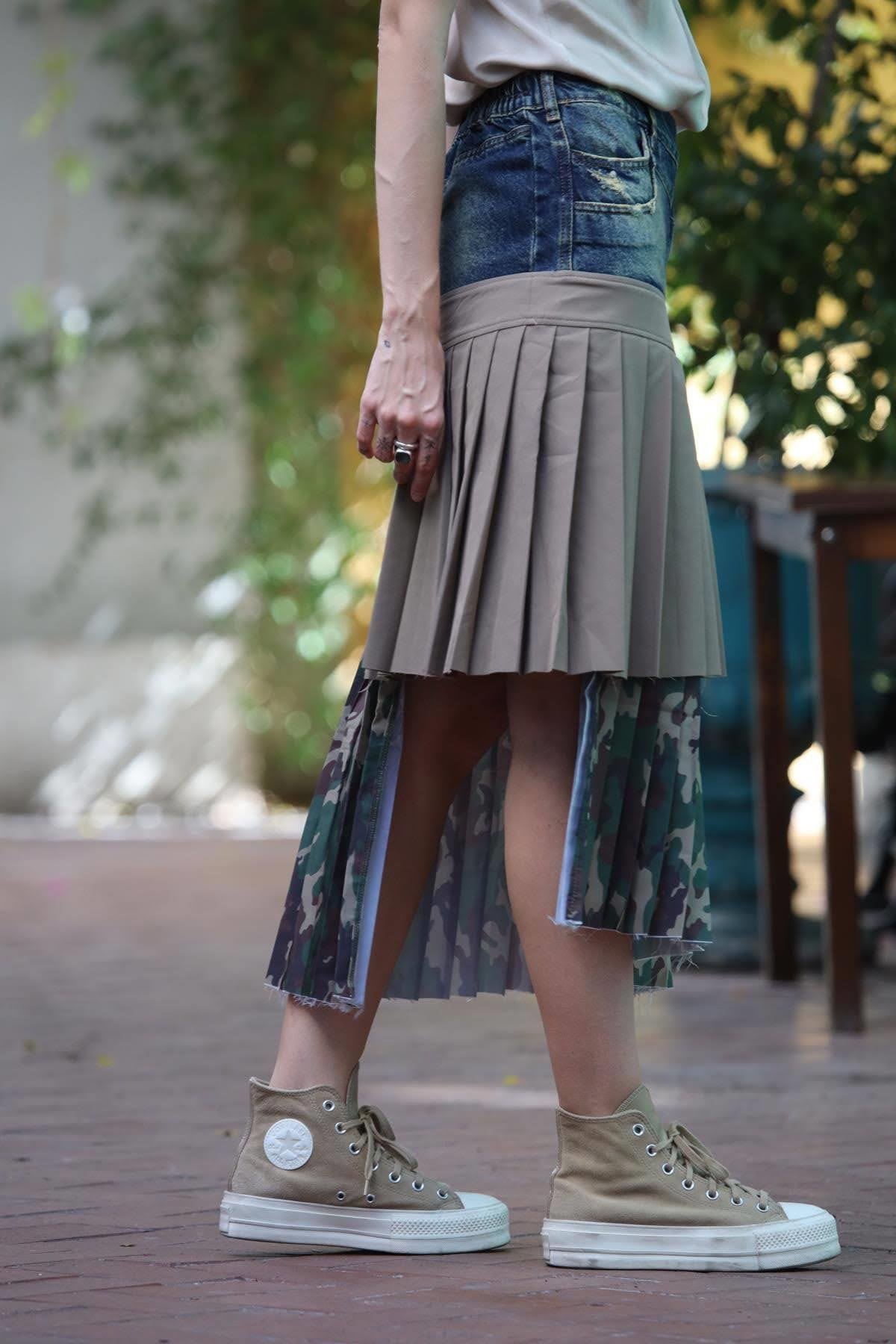 Lacivert Kamuflaj Parçalı Asimetrik Pileli Kot Etek