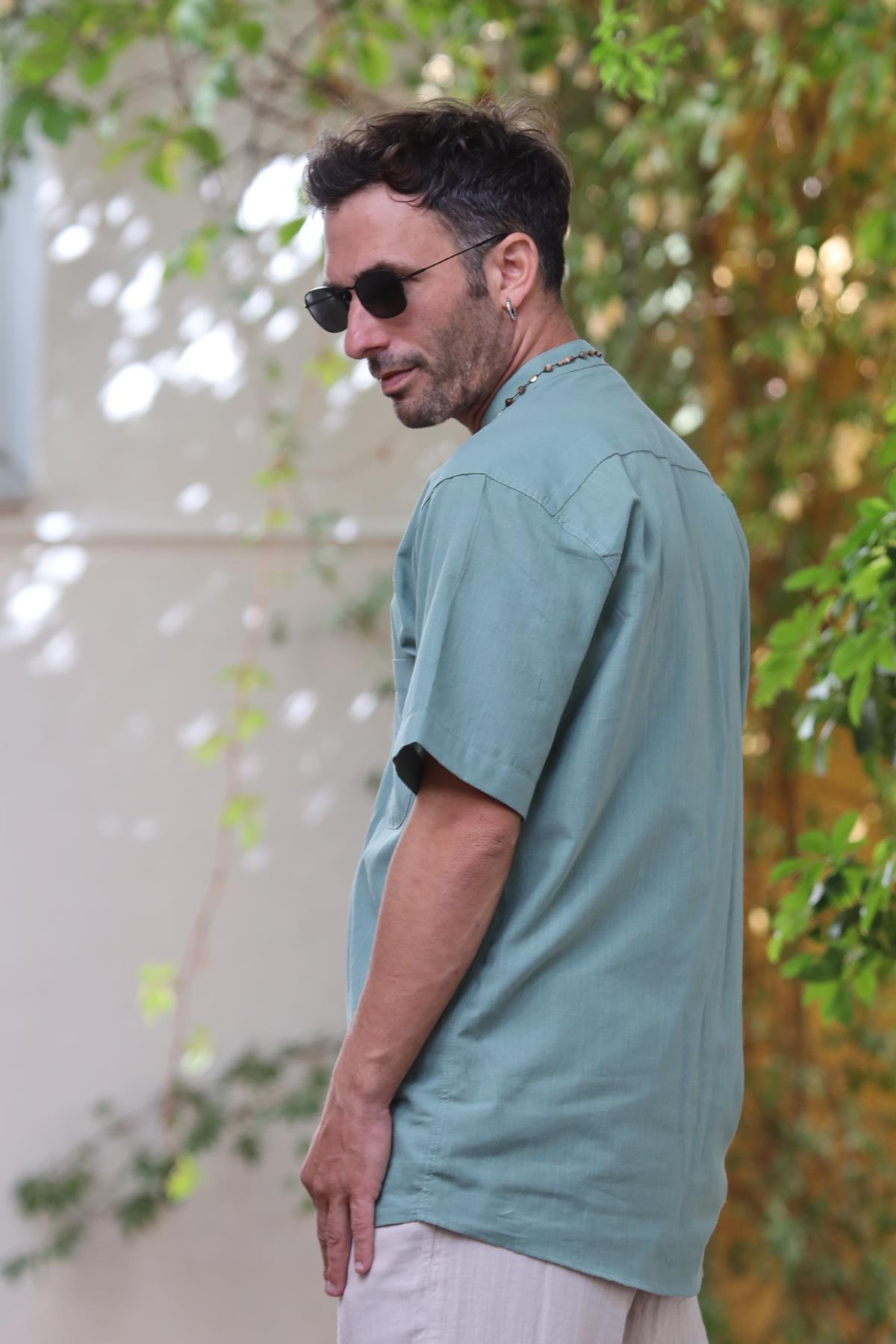 Mint Yeşili Hakim Yaka Kısa Kollu Erkek Gömlek