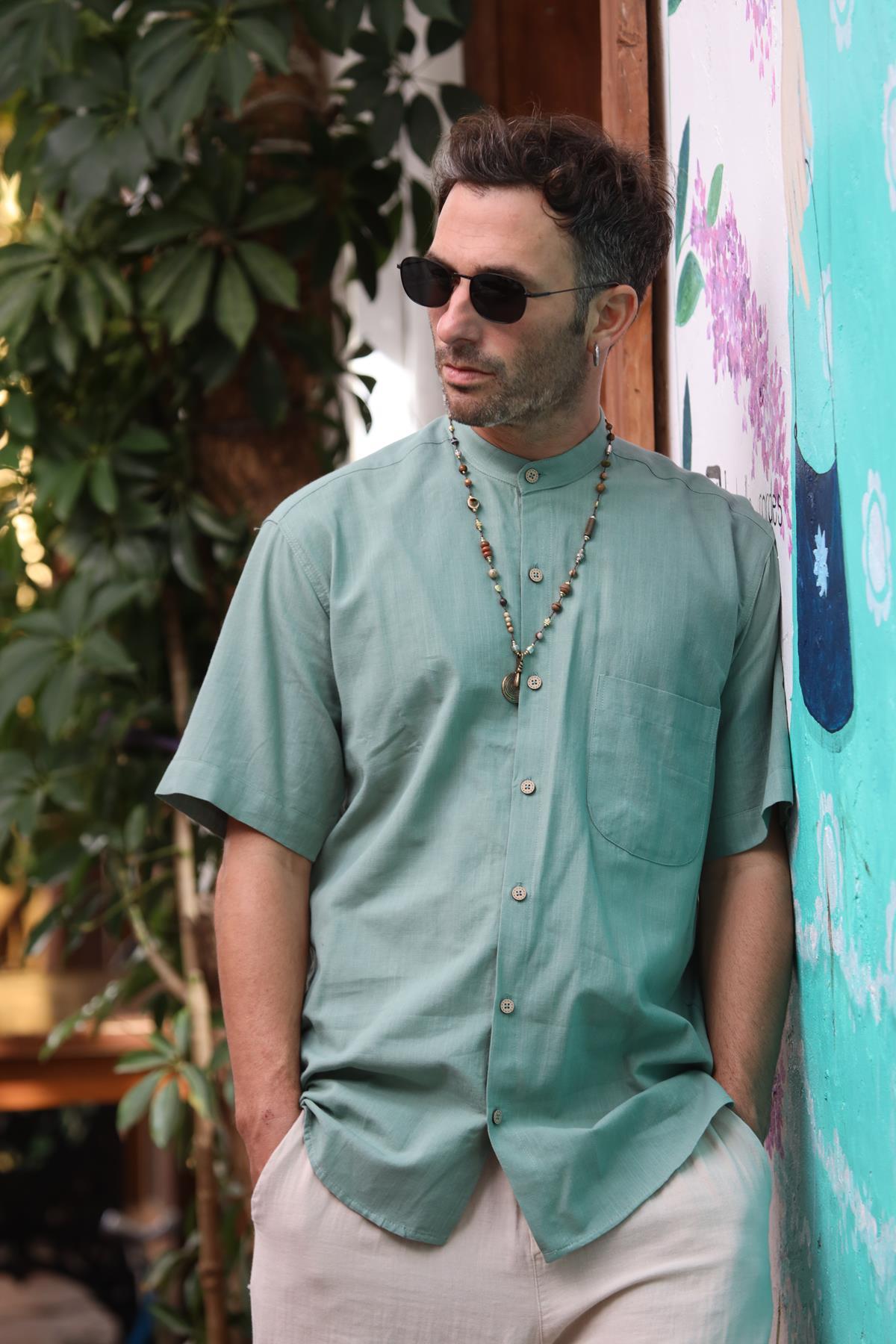 Mint Yeşili Hakim Yaka Kısa Kollu Erkek Gömlek