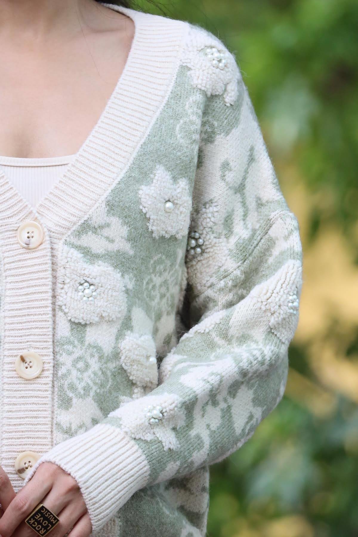 Mint Yeşili İnci Detaylı Çiçek Kabartmalı Hırka