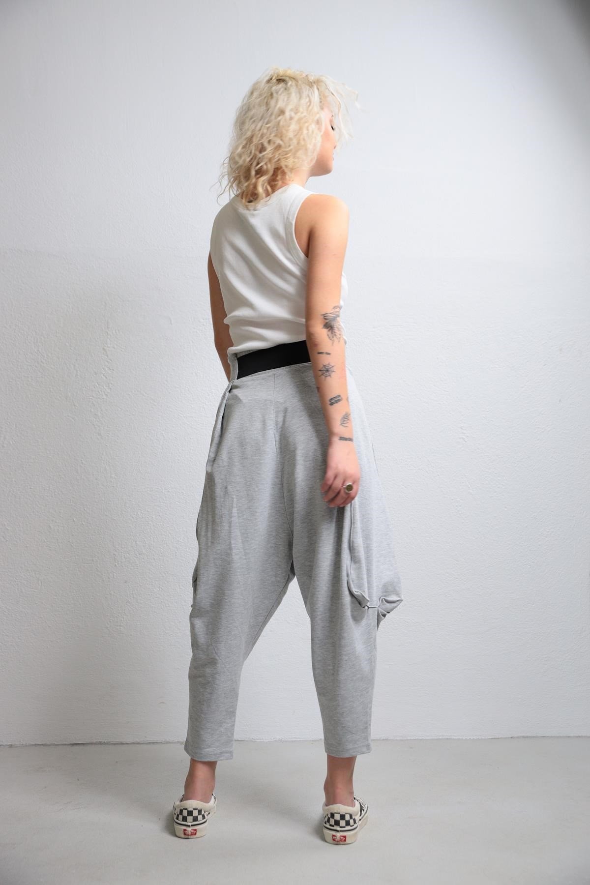  Gri Ağı Düşük Kemer Detay Şalvar Pantolon