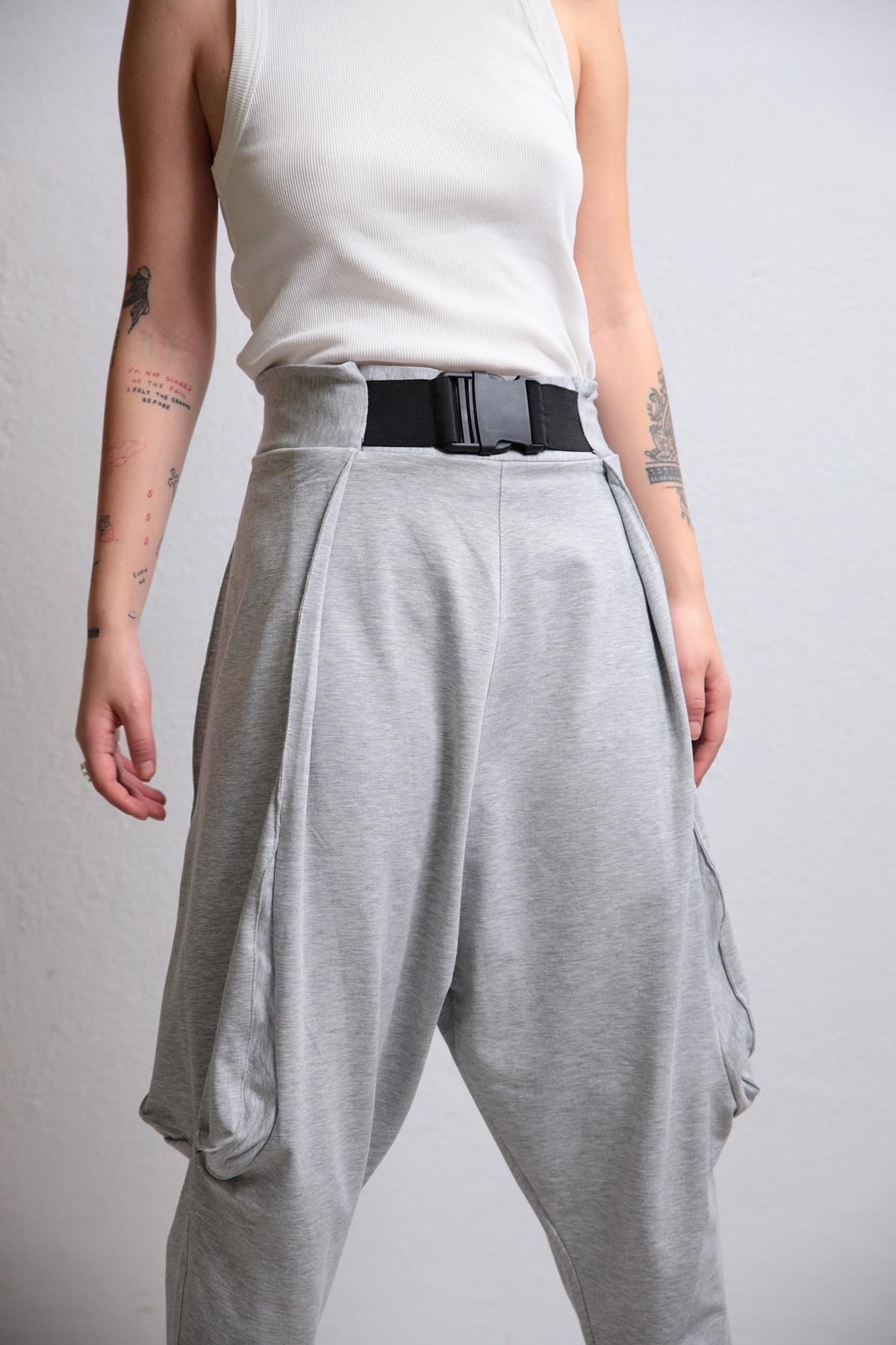  Gri Ağı Düşük Kemer Detay Şalvar Pantolon