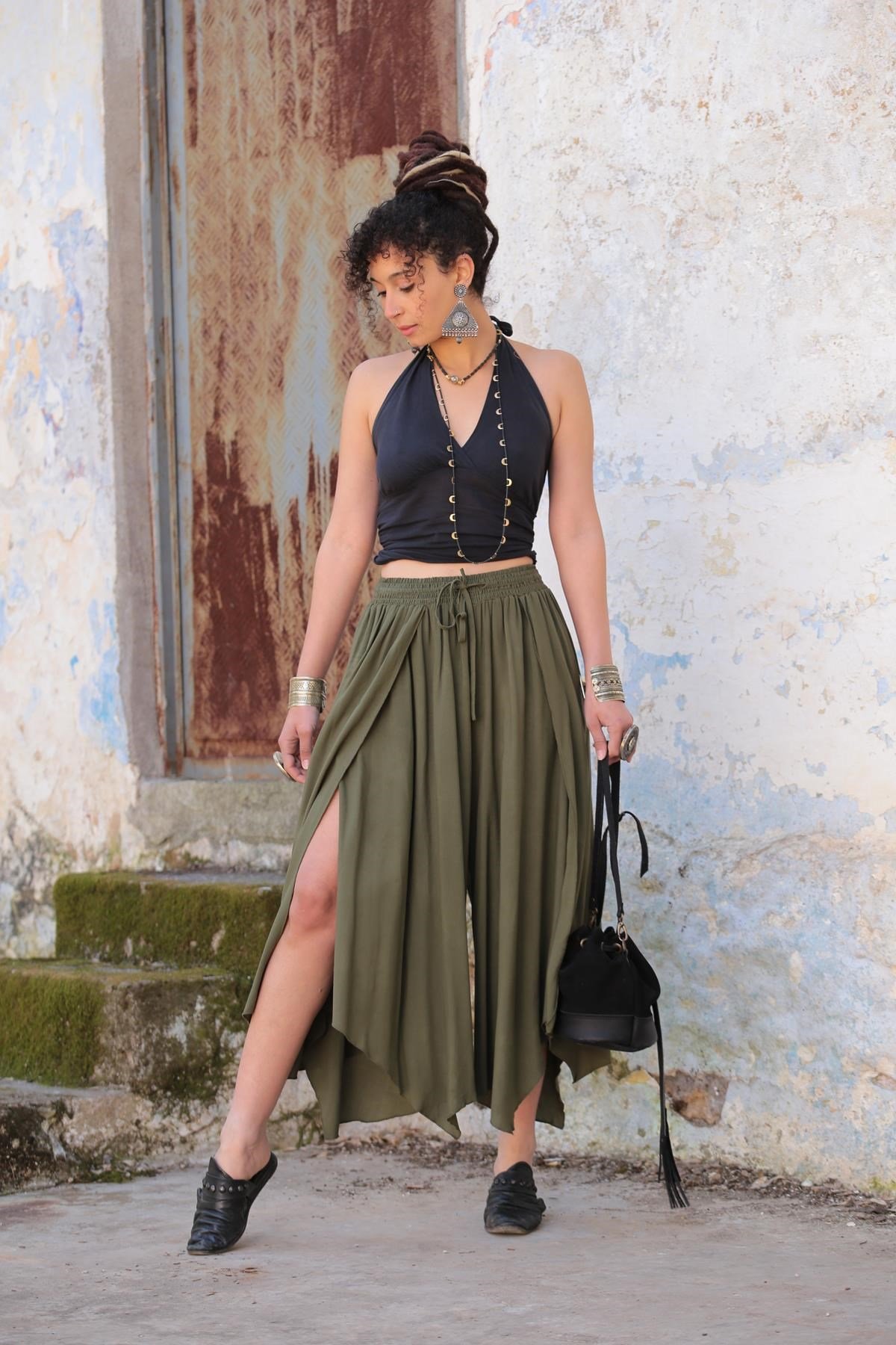  Haki Asimetrik Paça Detaylı Beli Lastikli Pantolon