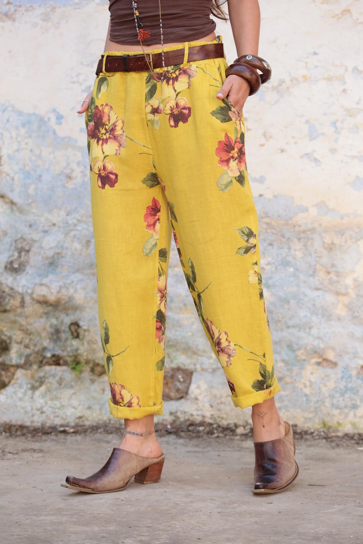  Sarı Çiçek Desenli Havuç Kesim Pantolon