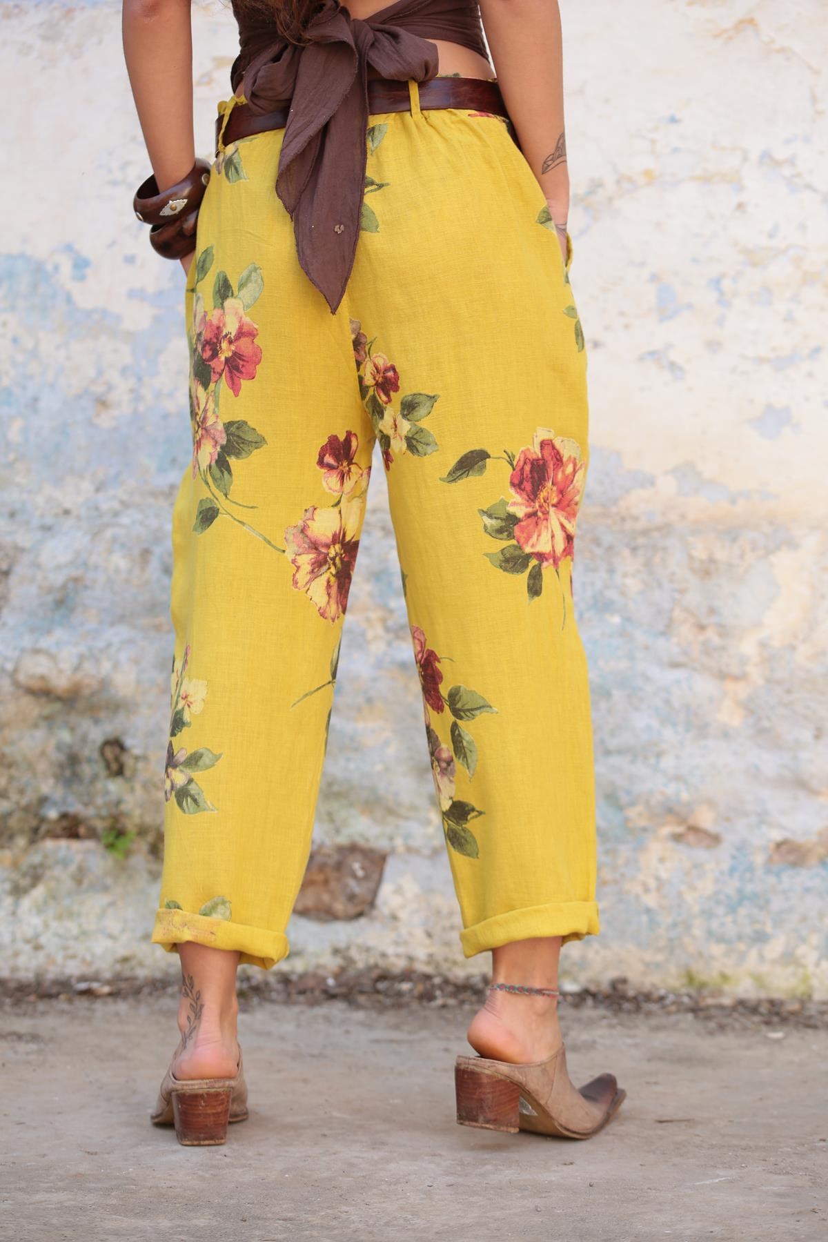  Sarı Çiçek Desenli Havuç Kesim Pantolon