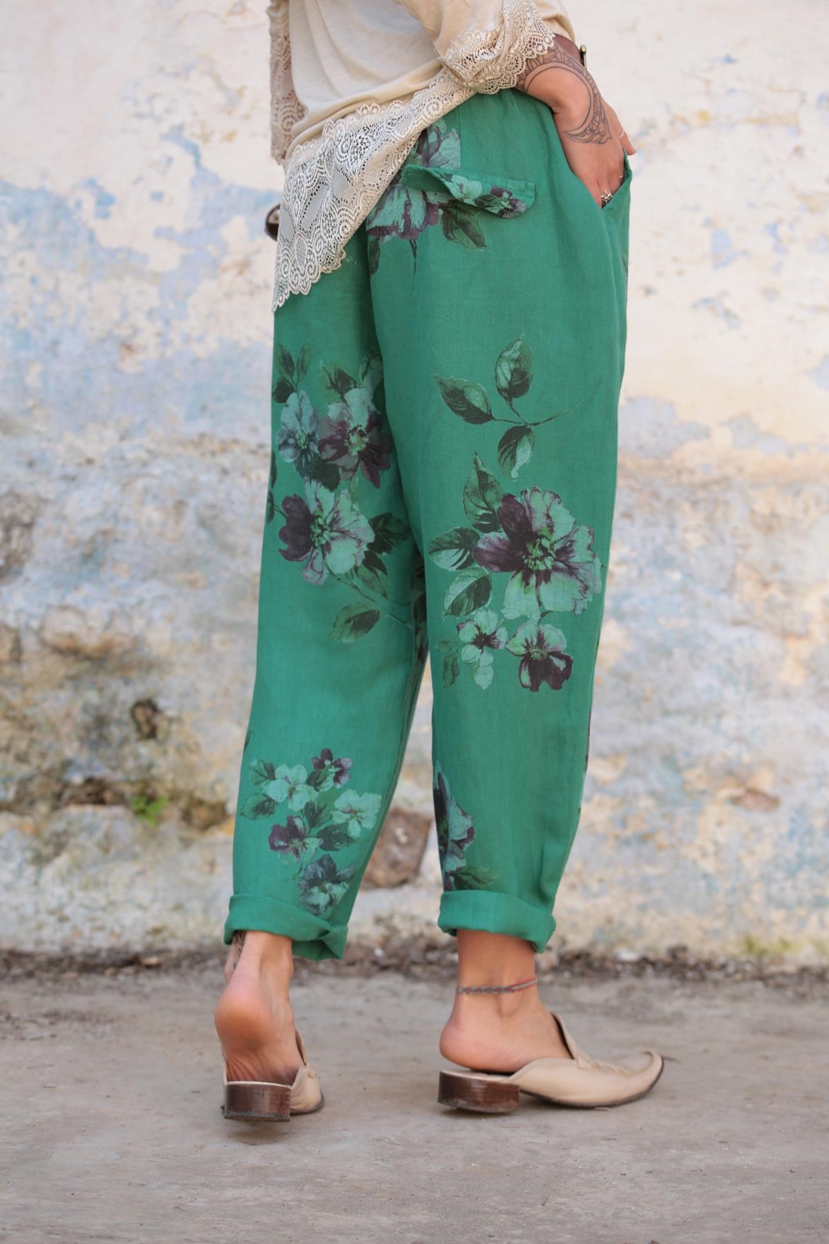  Yeşil Çiçek Desenli Havuç Kesim Pantolon