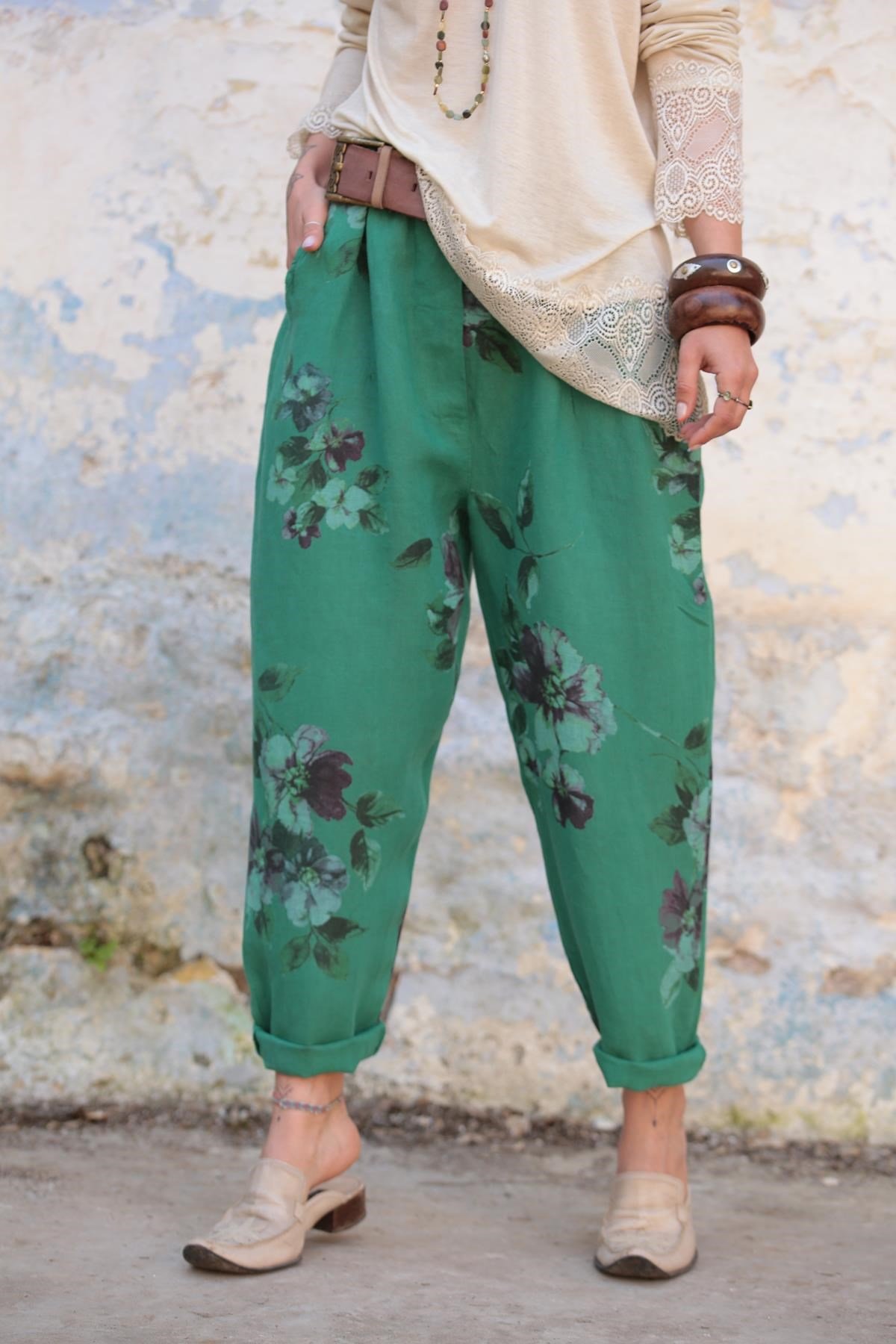  Yeşil Çiçek Desenli Havuç Kesim Pantolon