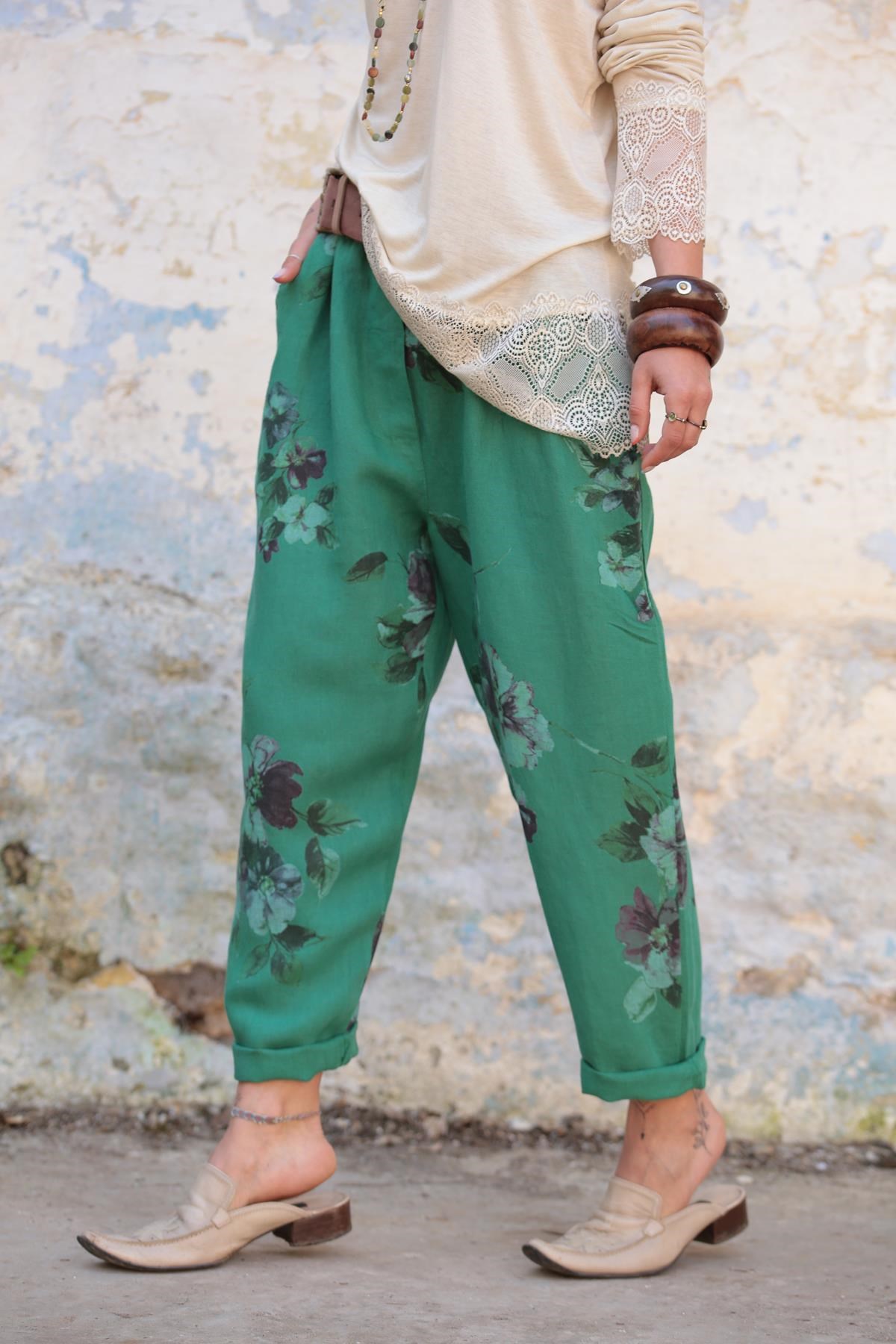  Yeşil Çiçek Desenli Havuç Kesim Pantolon