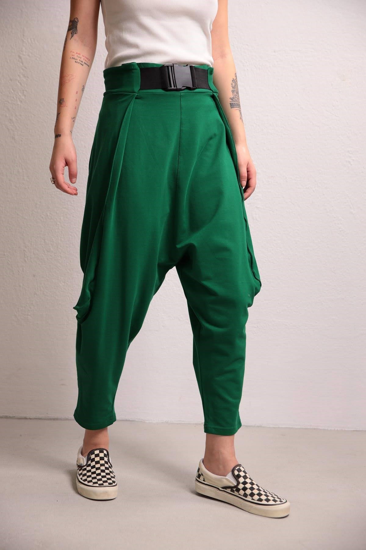  Zümrüt Yeşili Ağı Düşük Kemer Detay Şalvar Pantolon