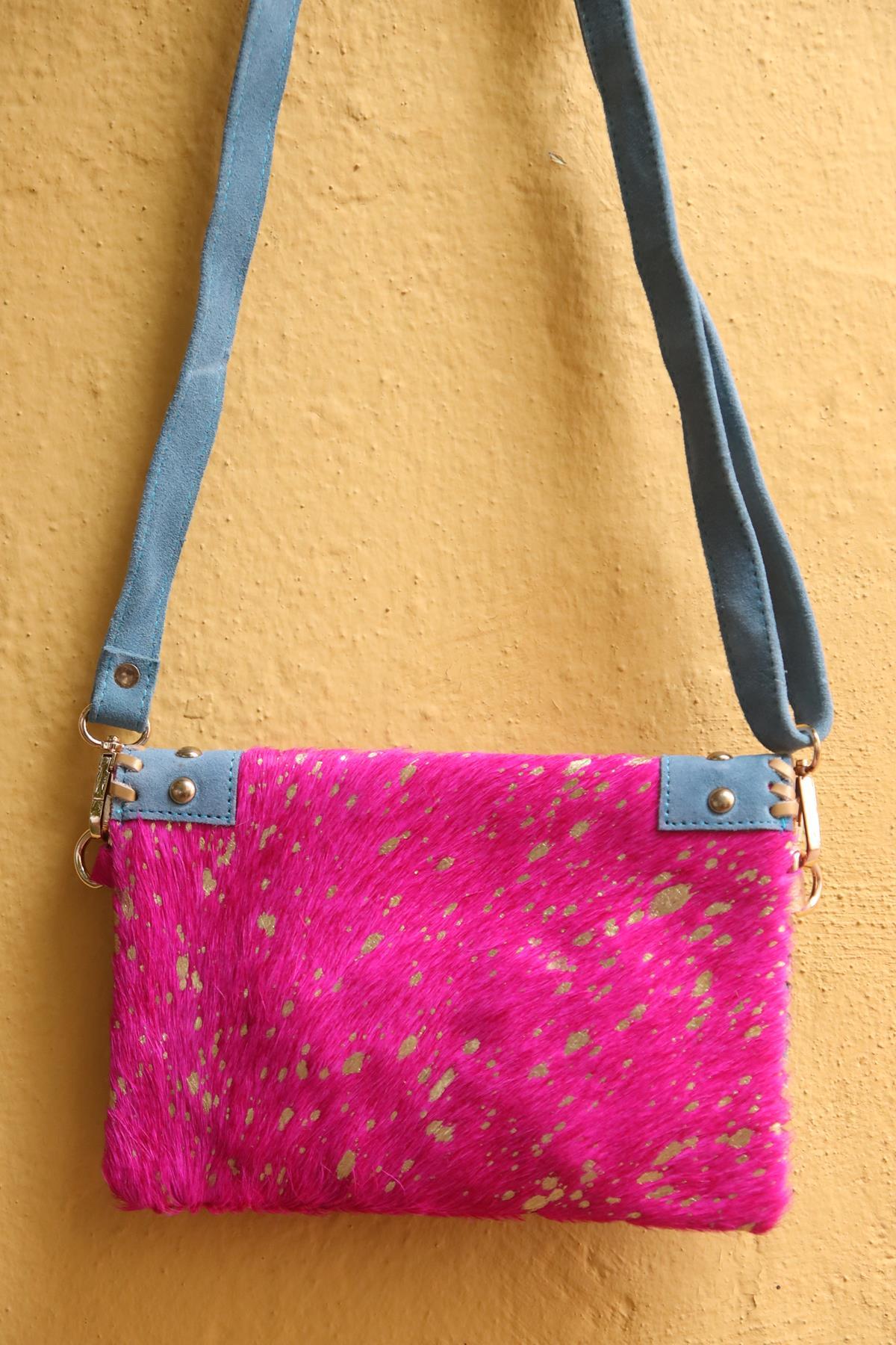 Pembe Taş Detaylı Tay Tüyü Tasarım Zarf Çanta