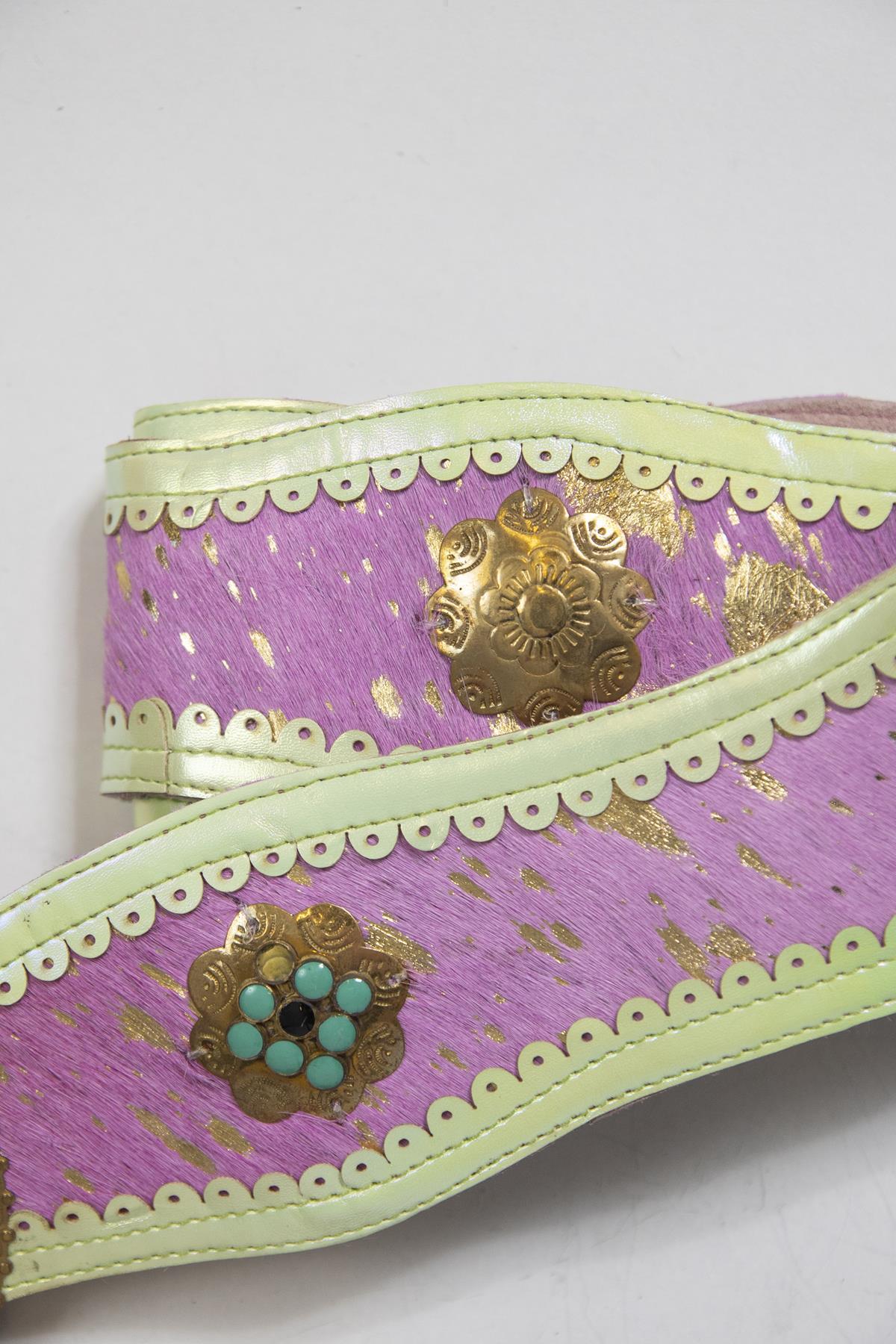 Pembe Tay Tüyü Büyük Tokalı Kemer