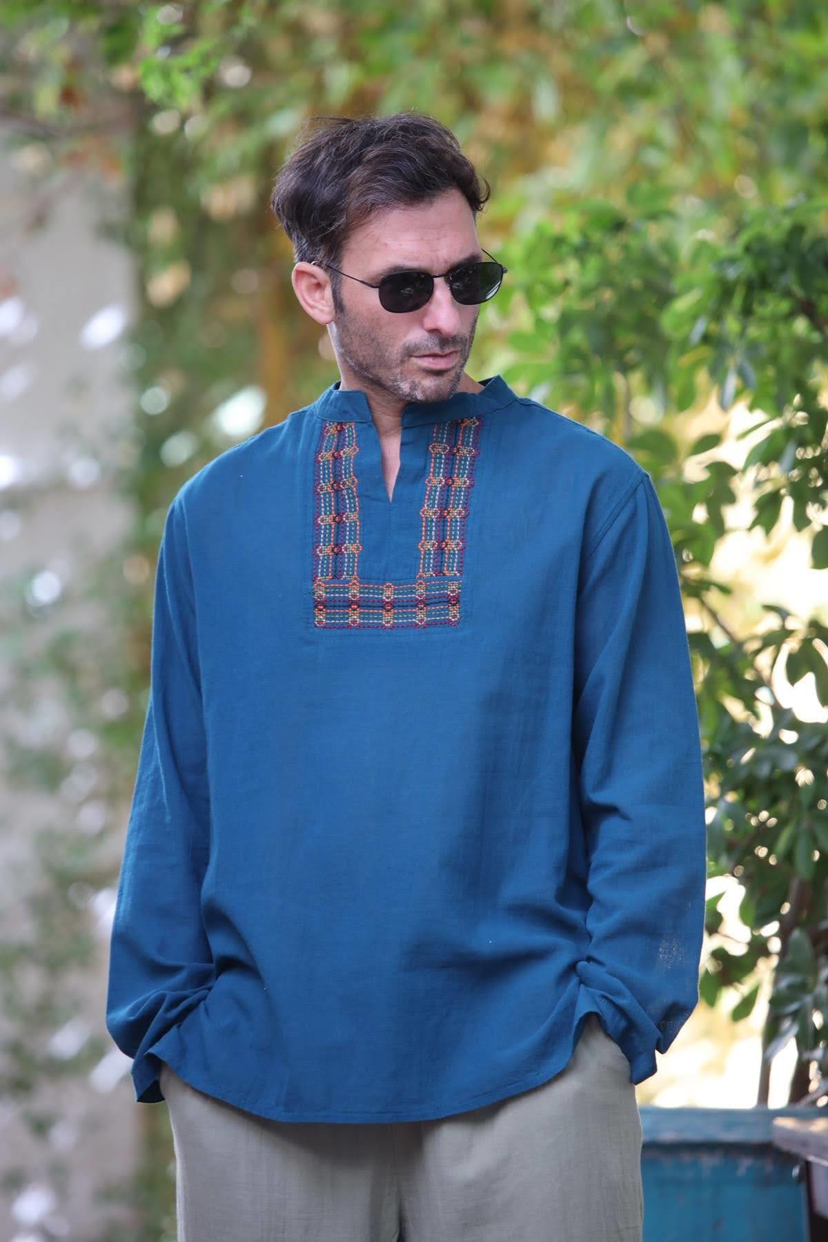 Petrol Mavisi Hakim Yaka Nakış Detaylı Pamuk Gömlek