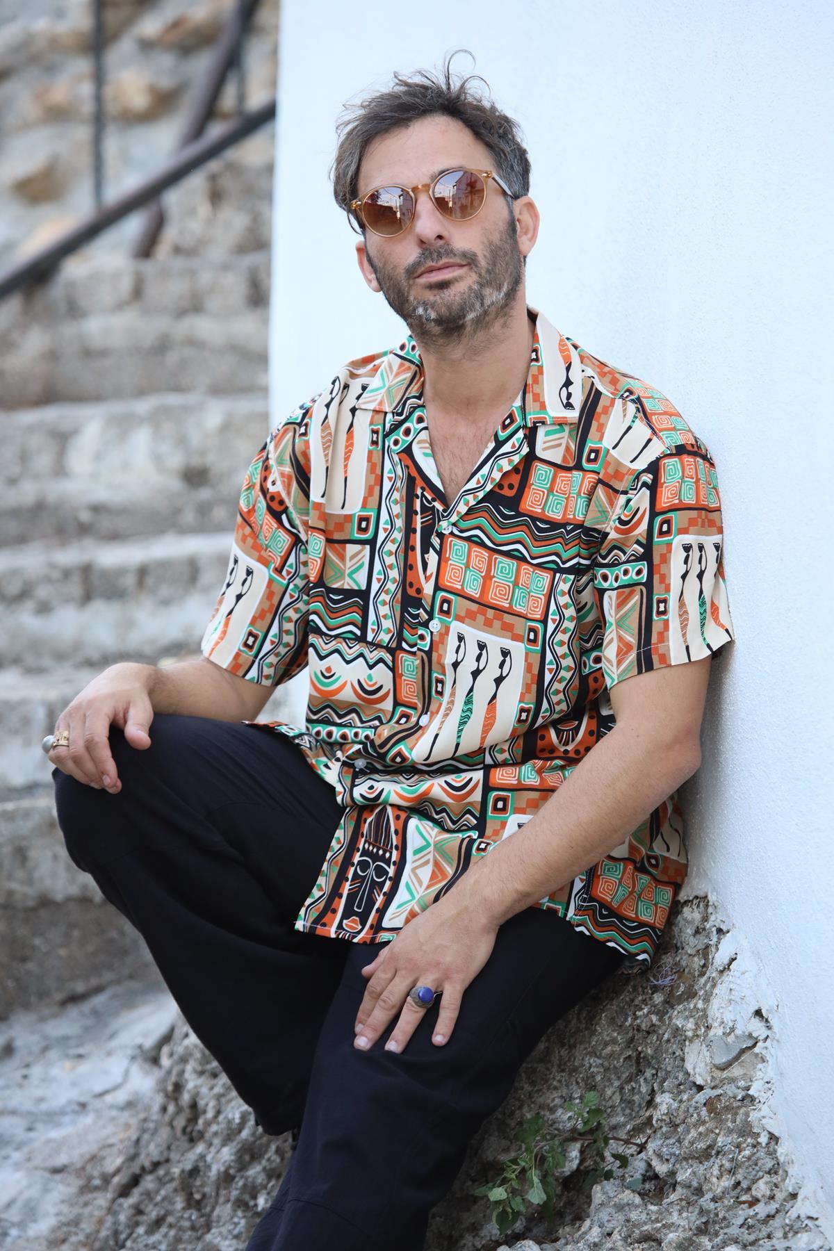 Renkli Desenli Kısa Kollu Erkek Gömlek