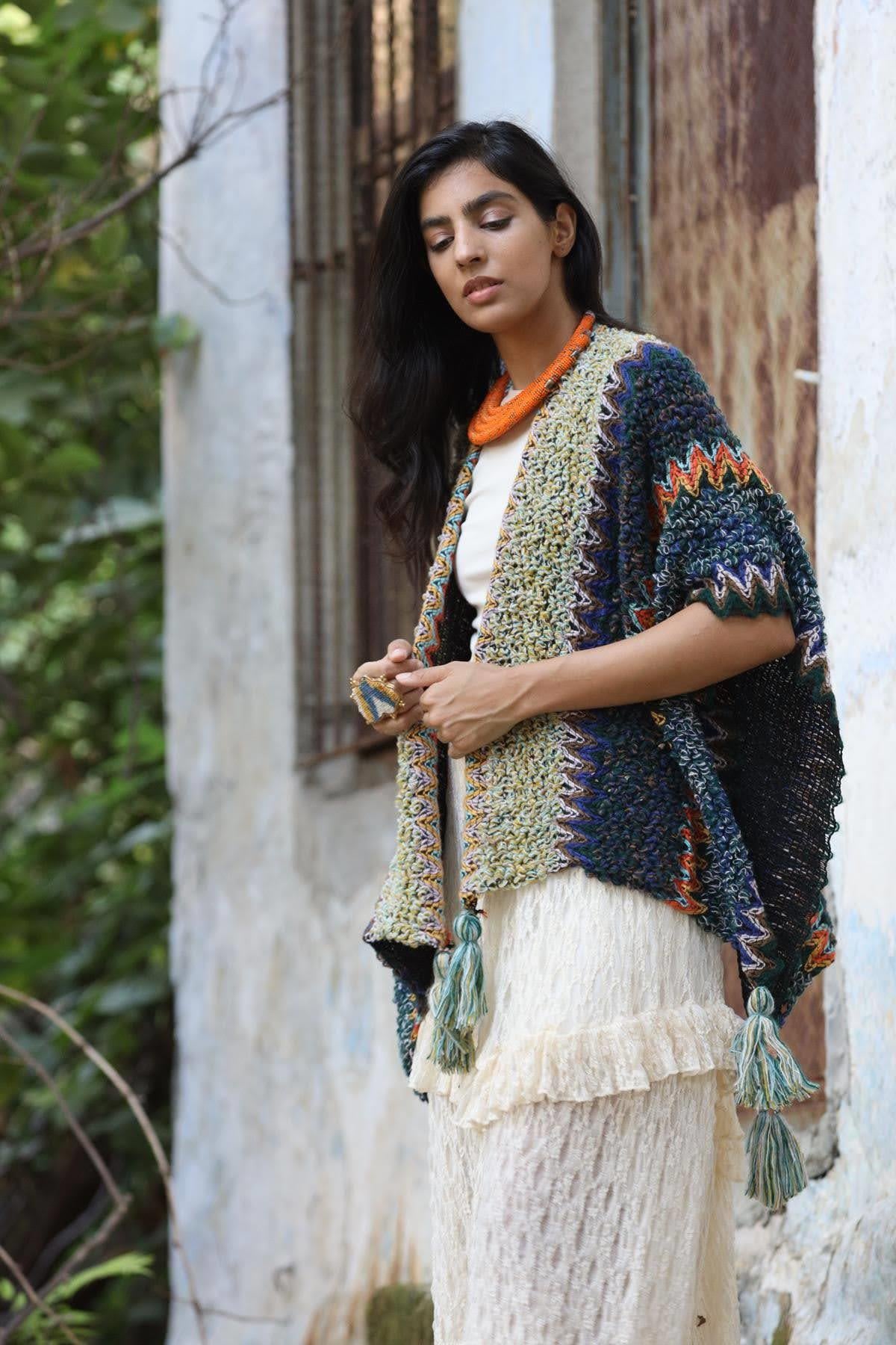 Renkli Püsküllü Örme Panço