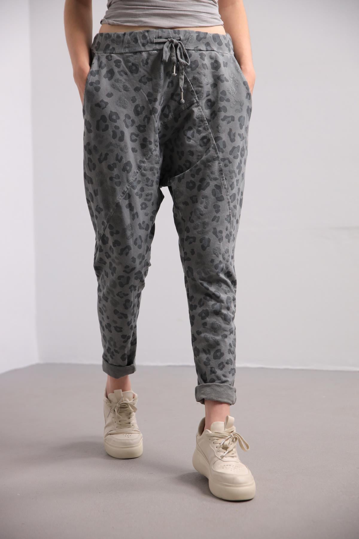 Gri Leopar Desenli Önü Dikişli Şalvar - Şaman Butik Gri Leopar Desenli Önü Dikişli Şalvar