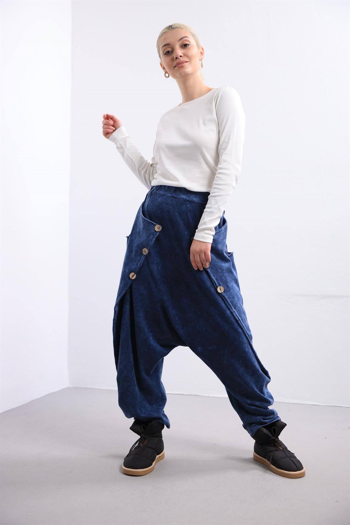  Lacivert Beli Lastikli İki Yanı Üç Düğmeli Parça Detaylı Şalvar