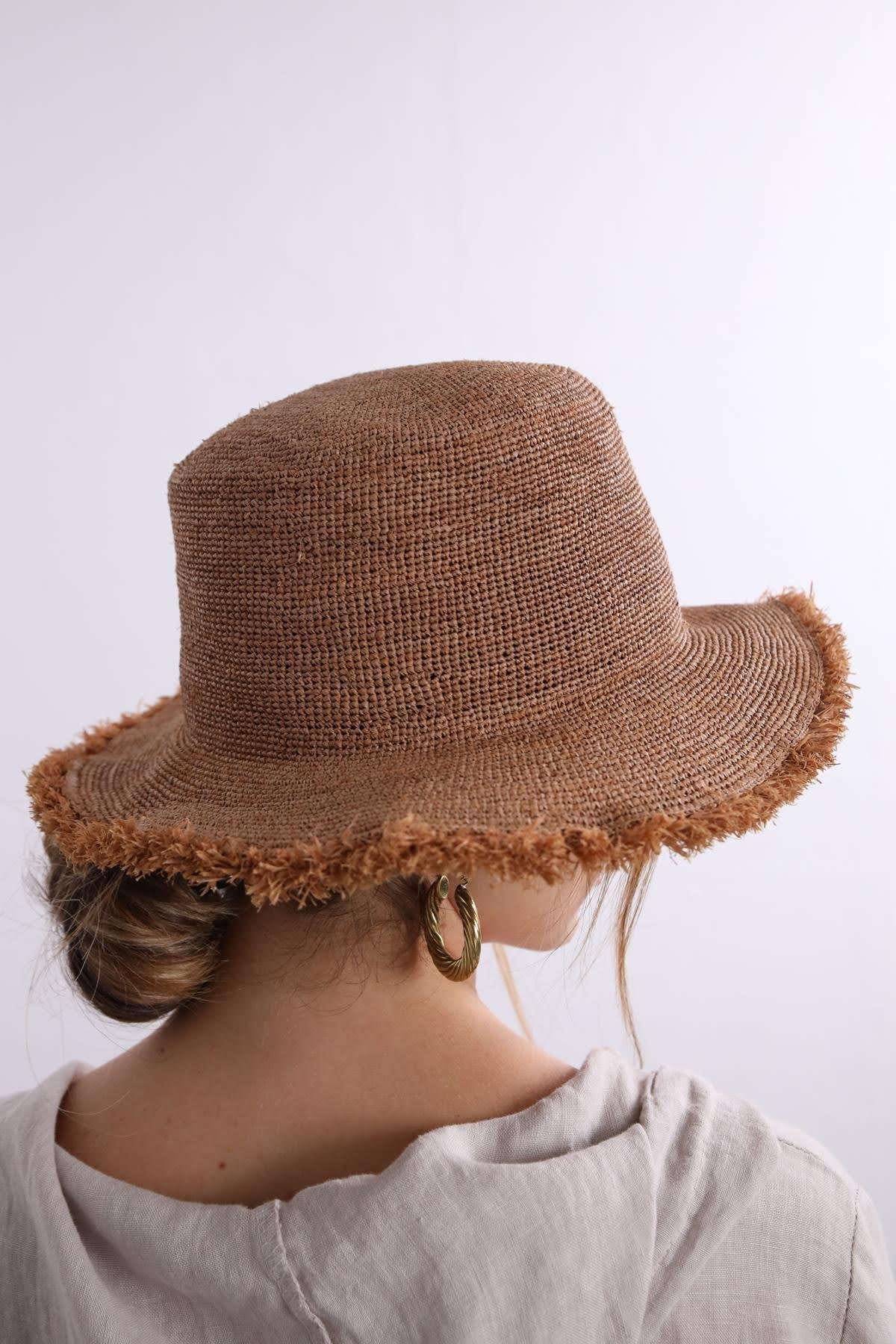  Camel Rengi Püsküllü Rafya Şapka