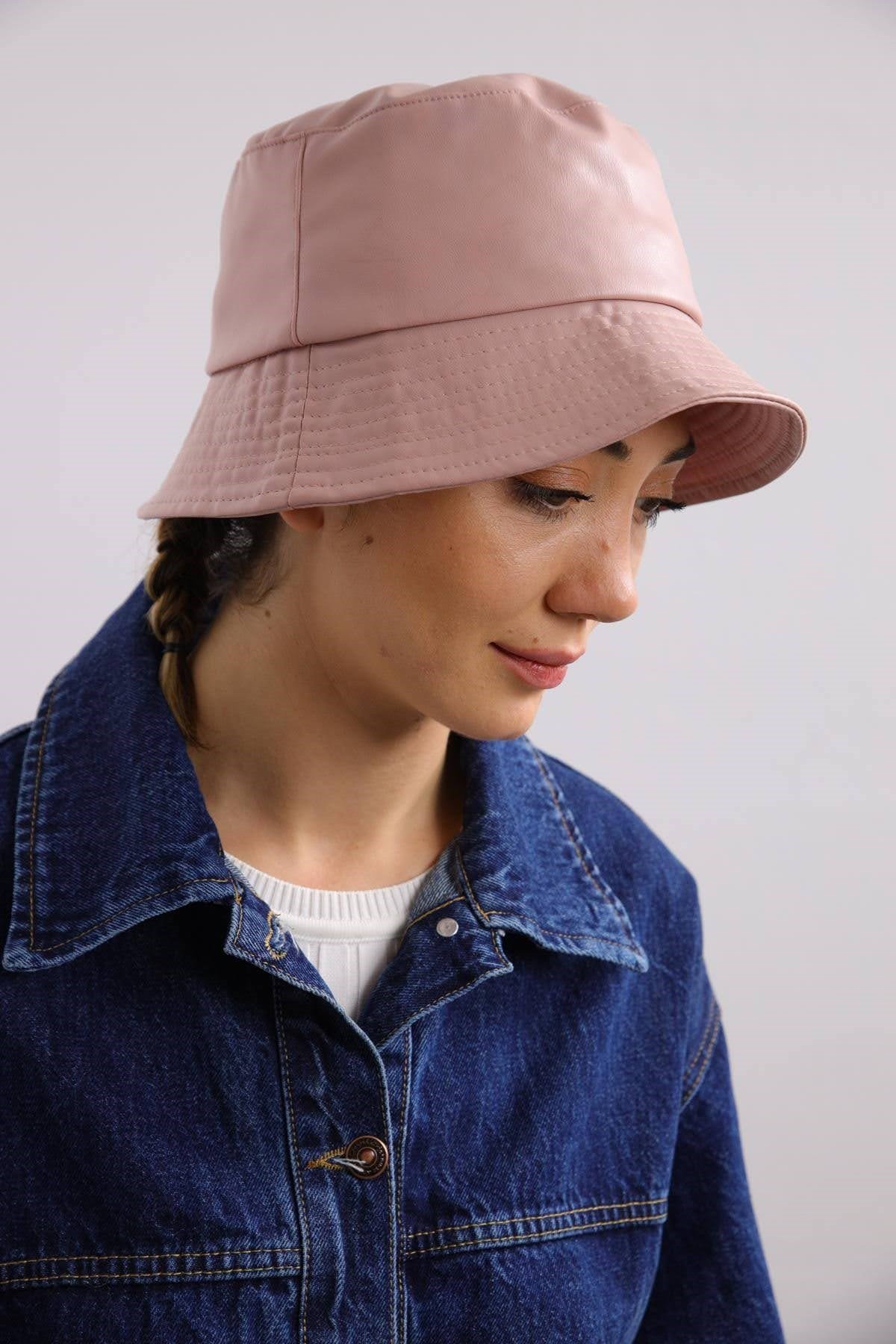  Pudra Pembe Deri Bucket Şapka