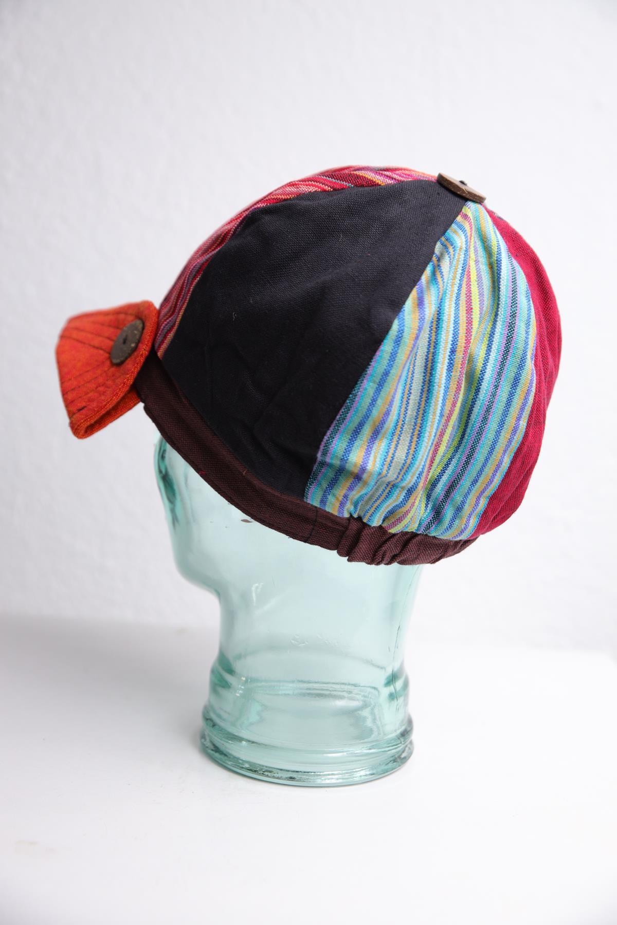  Renkli Düğme Detay Patchwork Şapka