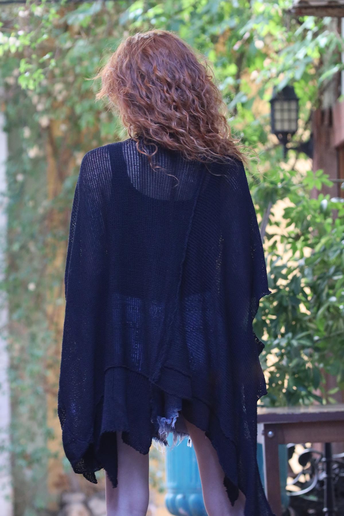 Siyah Asimetrik Kesim Salaş Tunik