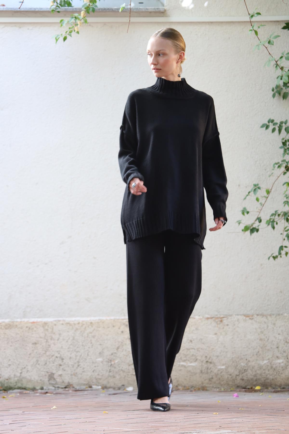 Siyah Balıkçı Yaka Kazak ve Triko Pantolon Takım