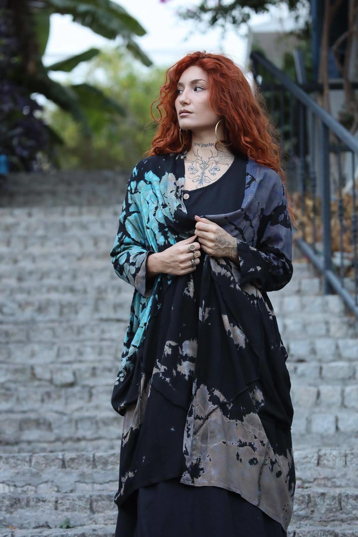 Siyah Batikli Arkası Dikişli Kaftan