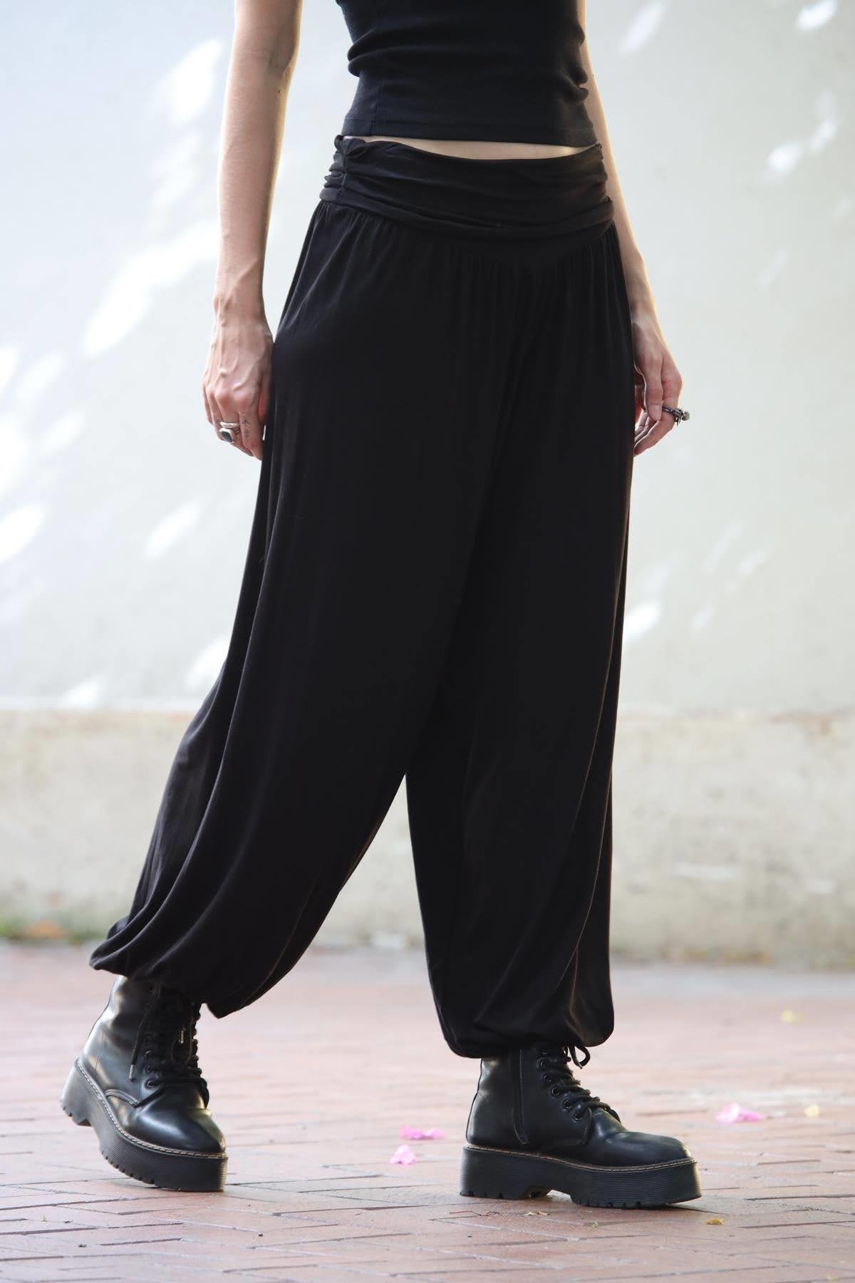 Siyah Beli Drapeli Paçası Lastikli Şalvar Pantolon