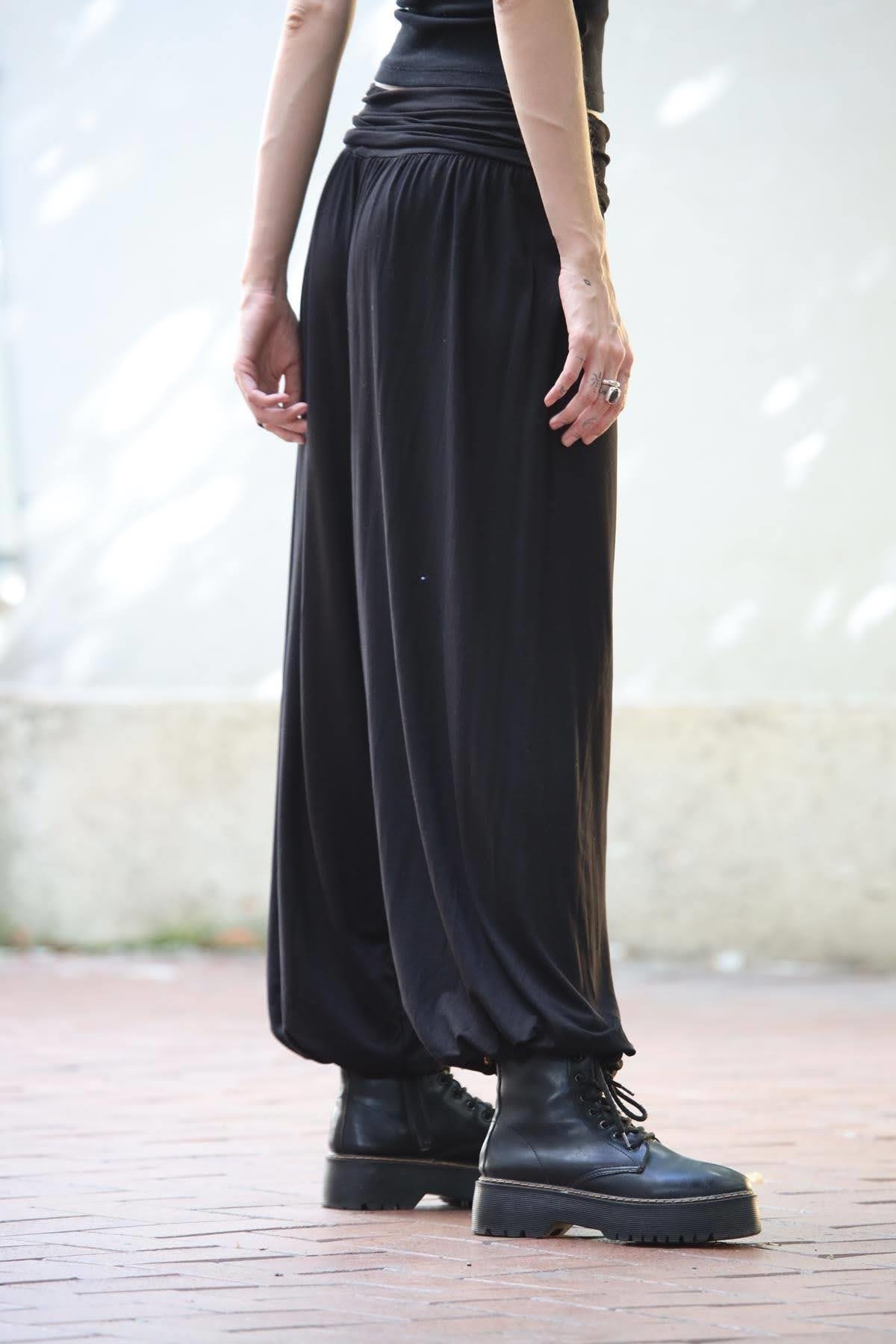 Siyah Beli Drapeli Paçası Lastikli Şalvar Pantolon