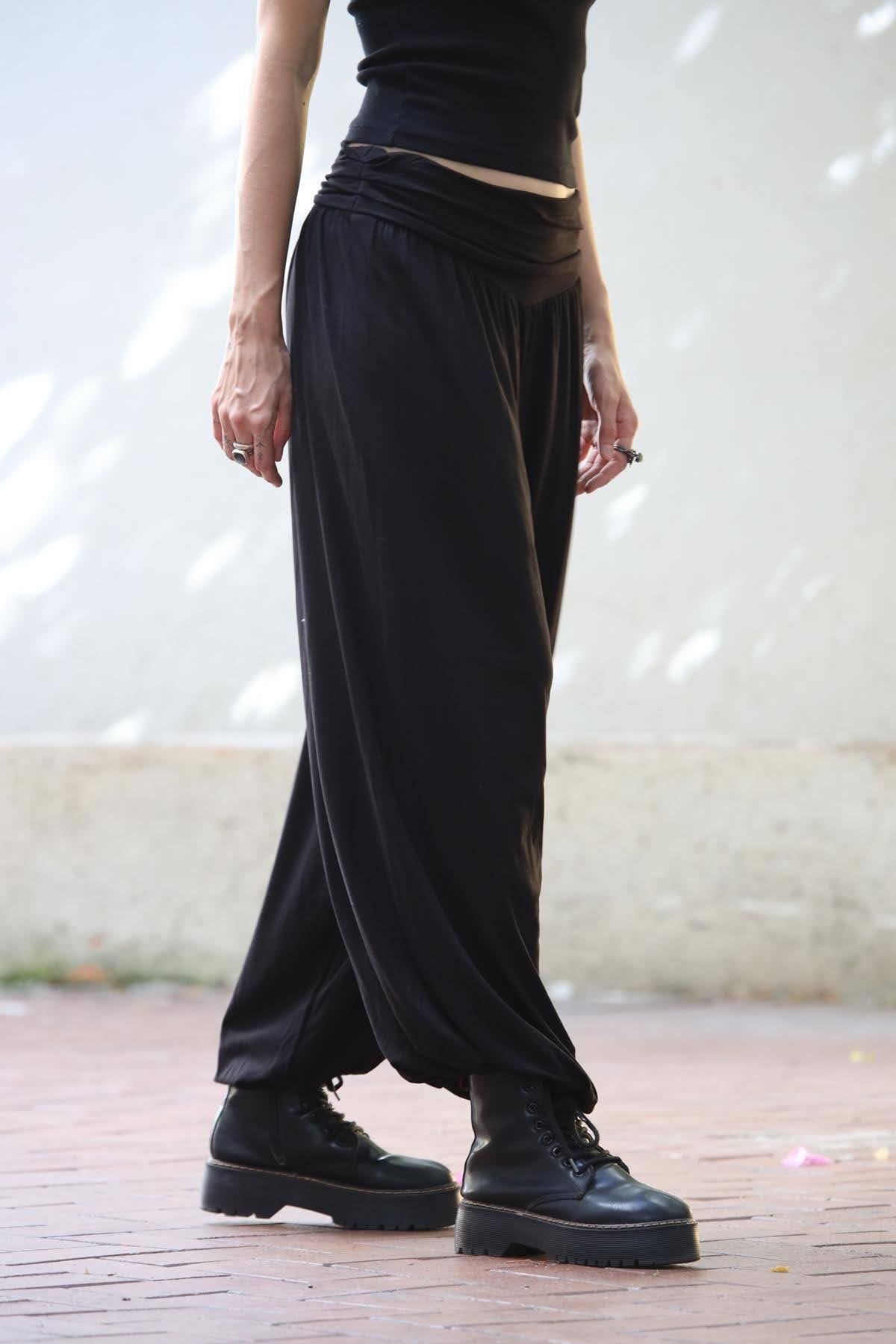 Siyah Beli Drapeli Paçası Lastikli Şalvar Pantolon