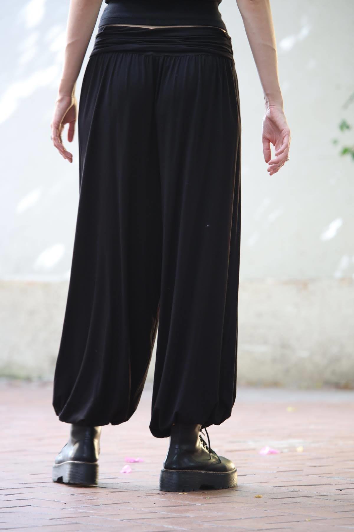 Siyah Beli Drapeli Paçası Lastikli Şalvar Pantolon