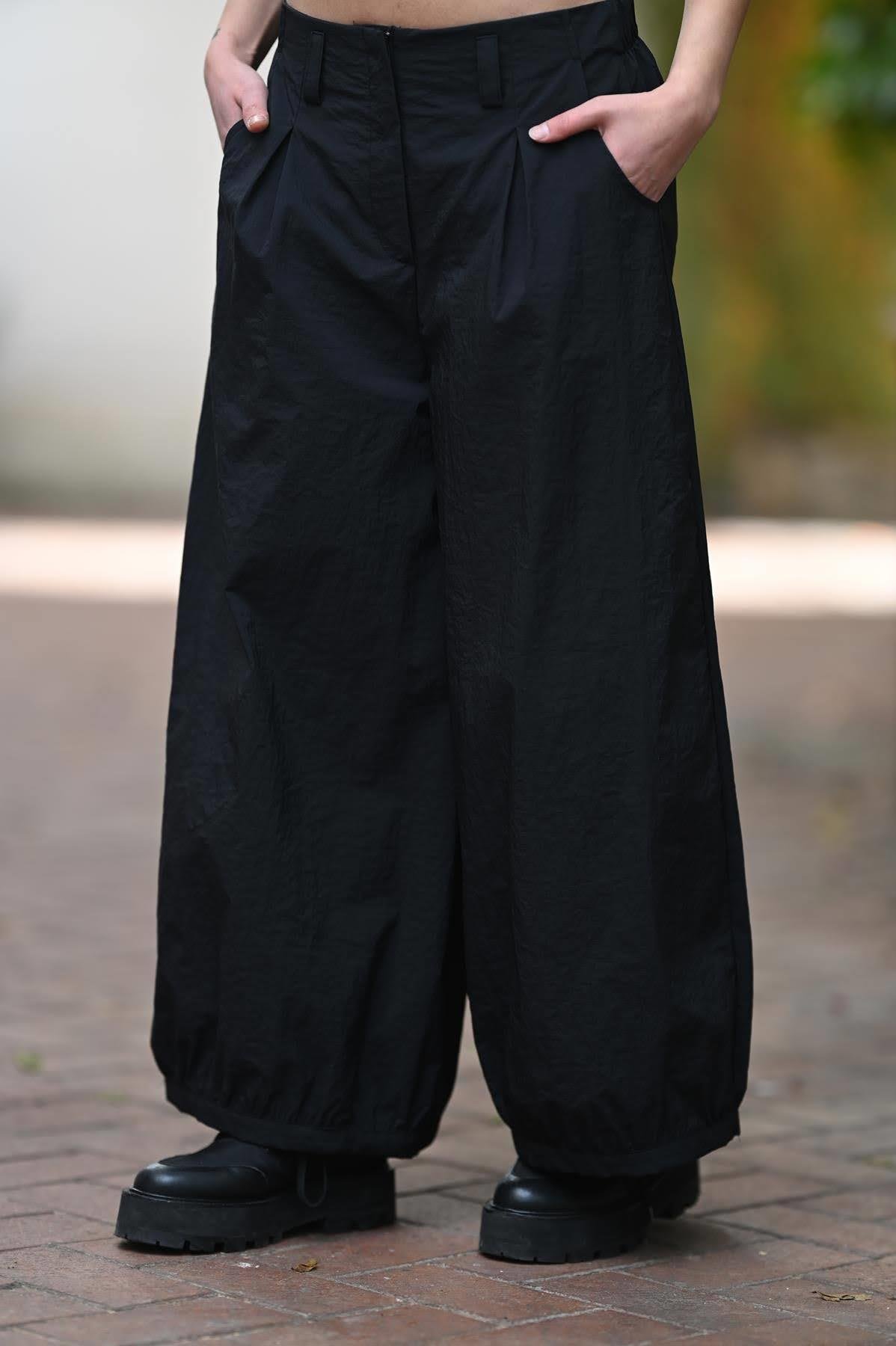 Siyah Beli Fermuarlı Pileli Salaş Paraşüt Pantolon