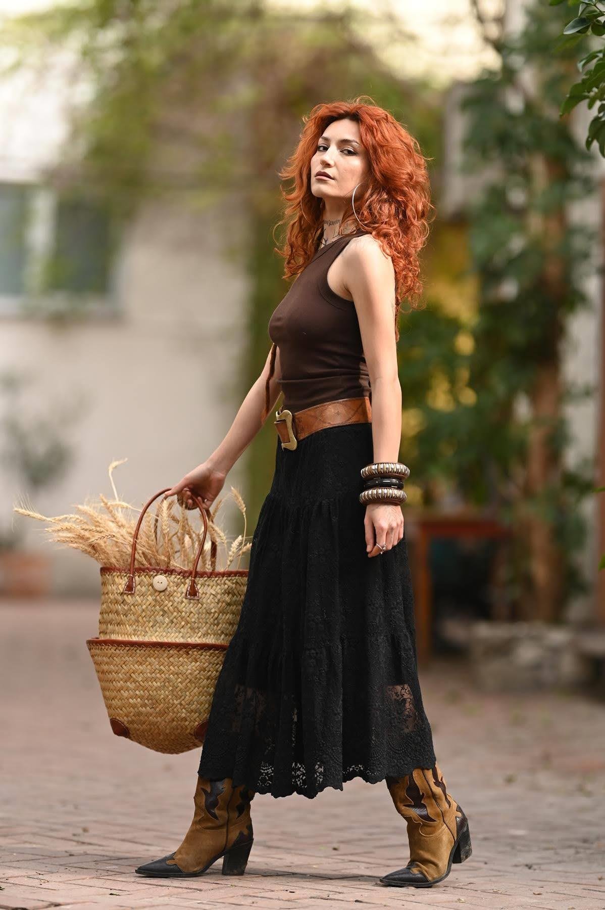 Siyah Beli Lastikli Güpür Dantel Etek