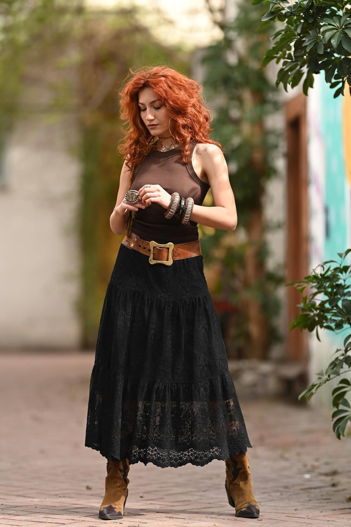 Siyah Beli Lastikli Güpür Dantel Etek