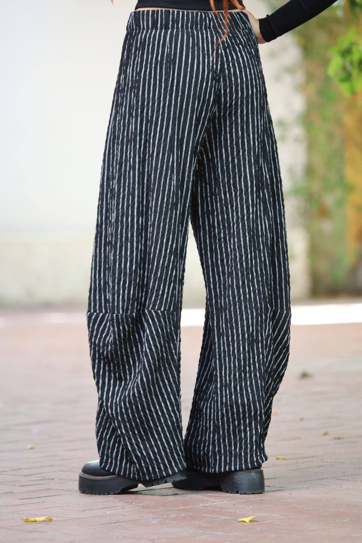 Siyah Çizgili Pantolon