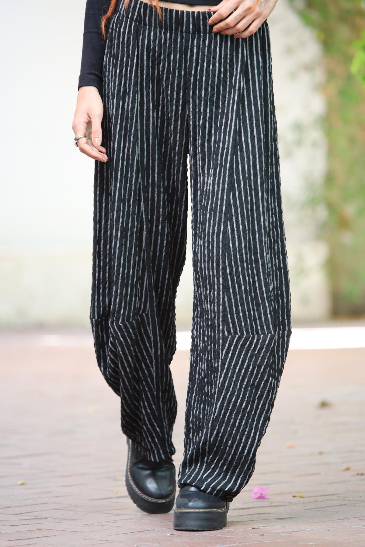 Siyah Çizgili Pantolon