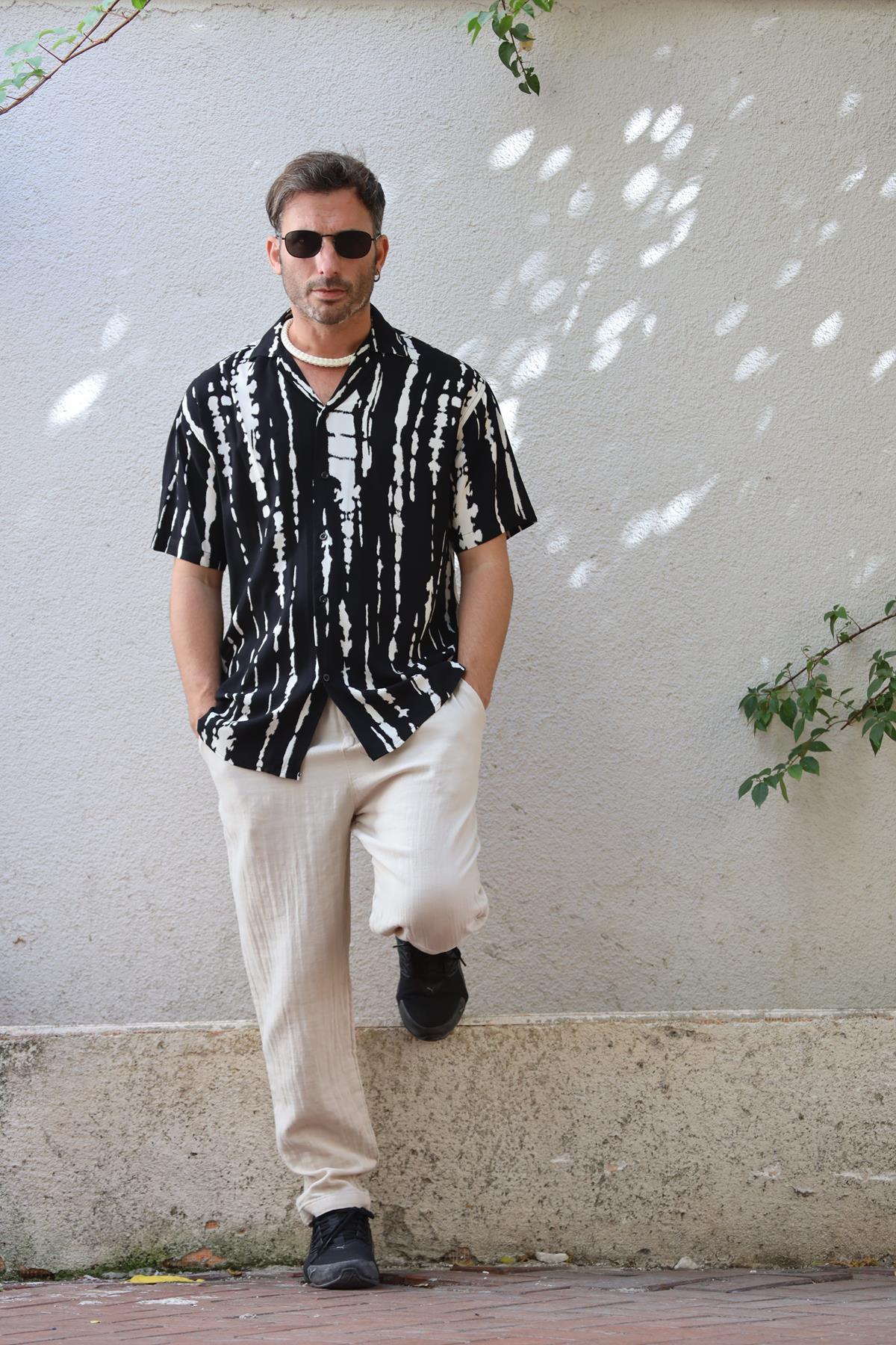 Siyah Desenli Kısa Kollu Erkek Gömlek