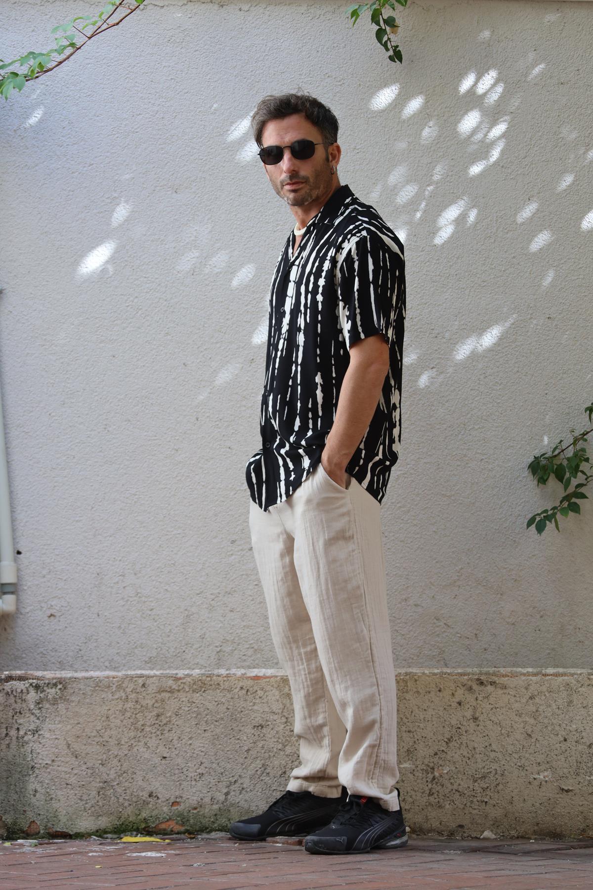 Siyah Desenli Kısa Kollu Erkek Gömlek