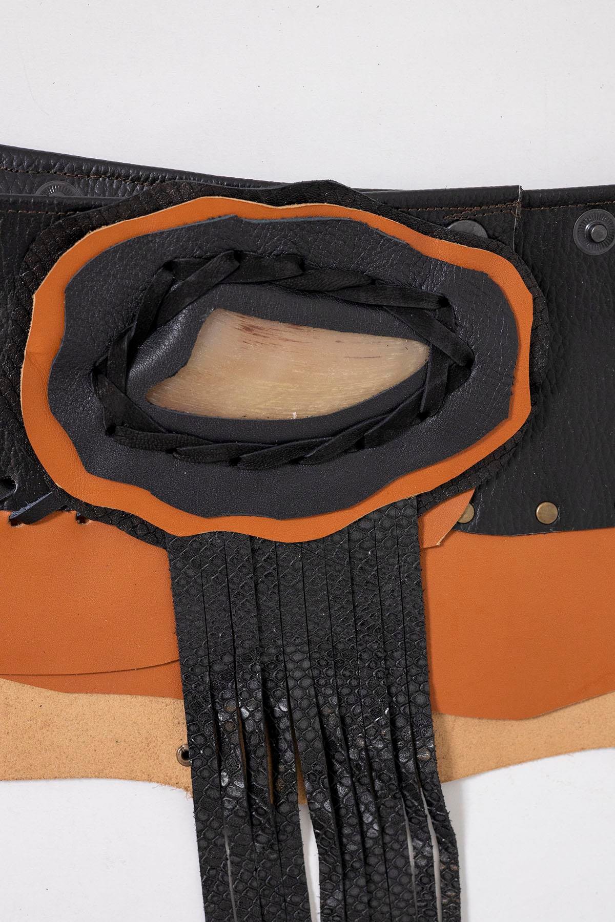 Siyah Doğal Taşlı Deri Kemer