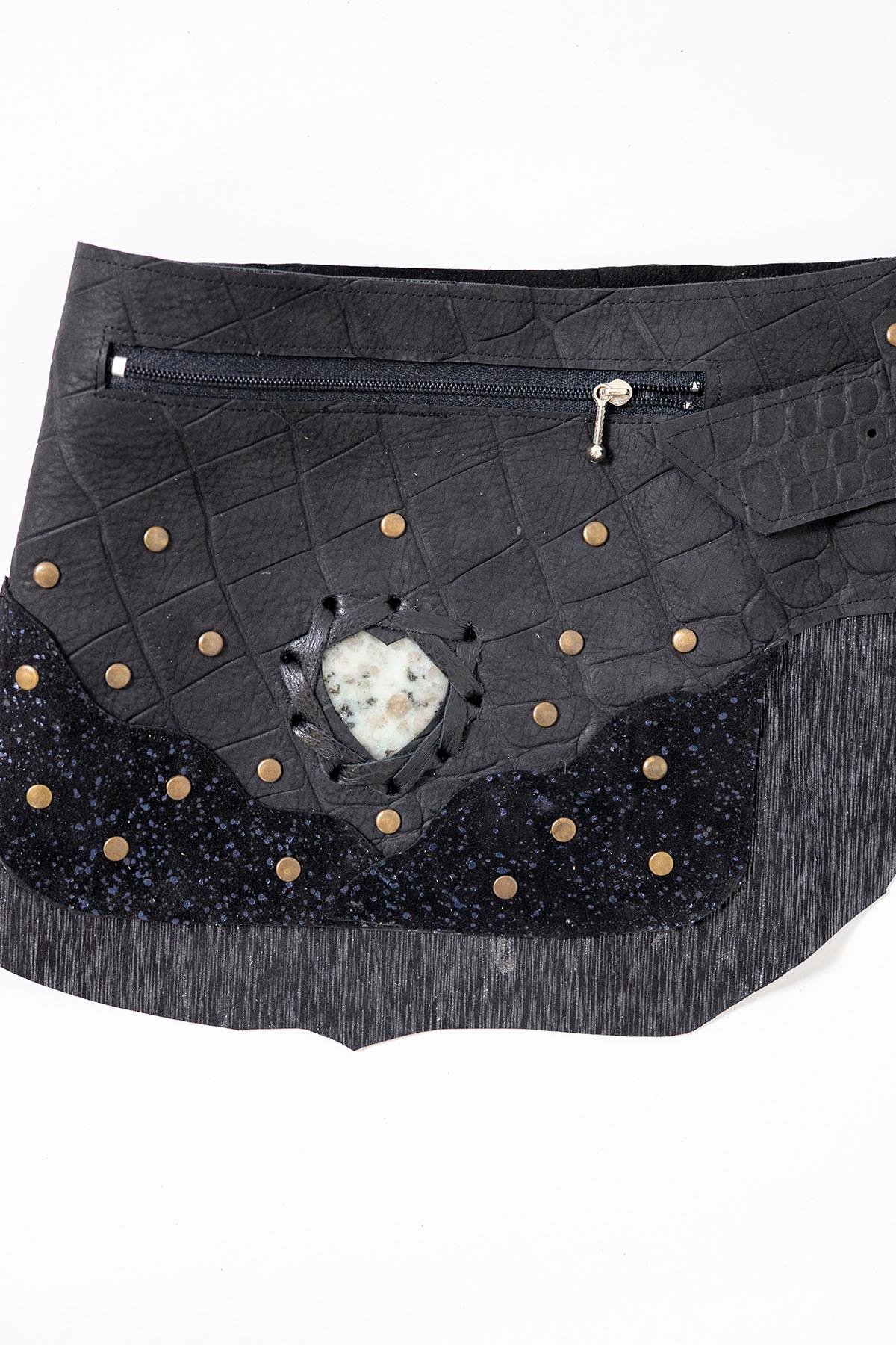 Siyah Doğal Taşlı Gizli Cepli Deri Kemer