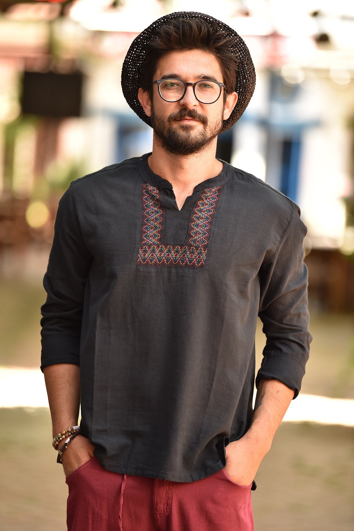 Siyah Hakim Yaka Nakış Detaylı Pamuk Erkek Gömlek 