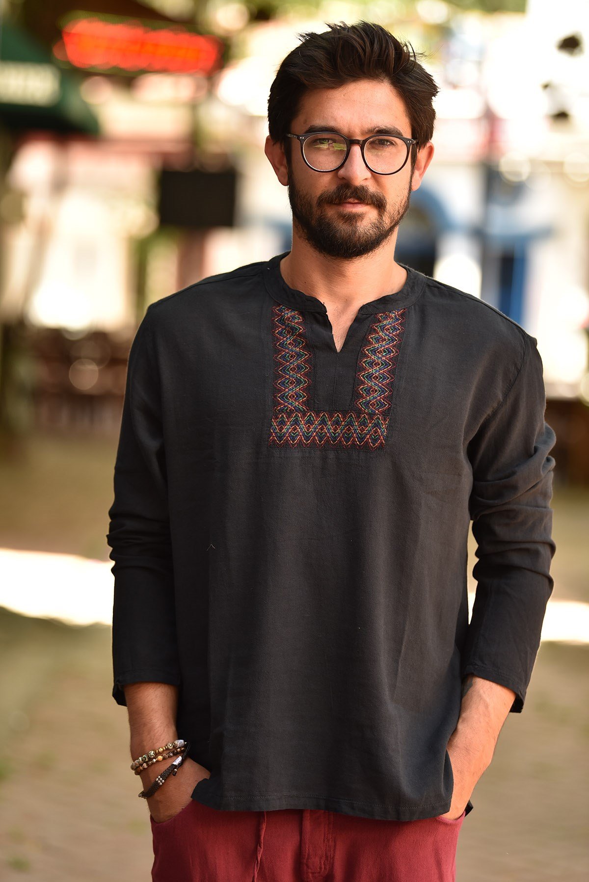 Siyah Hakim Yaka Nakış Detaylı Pamuk Erkek Gömlek 