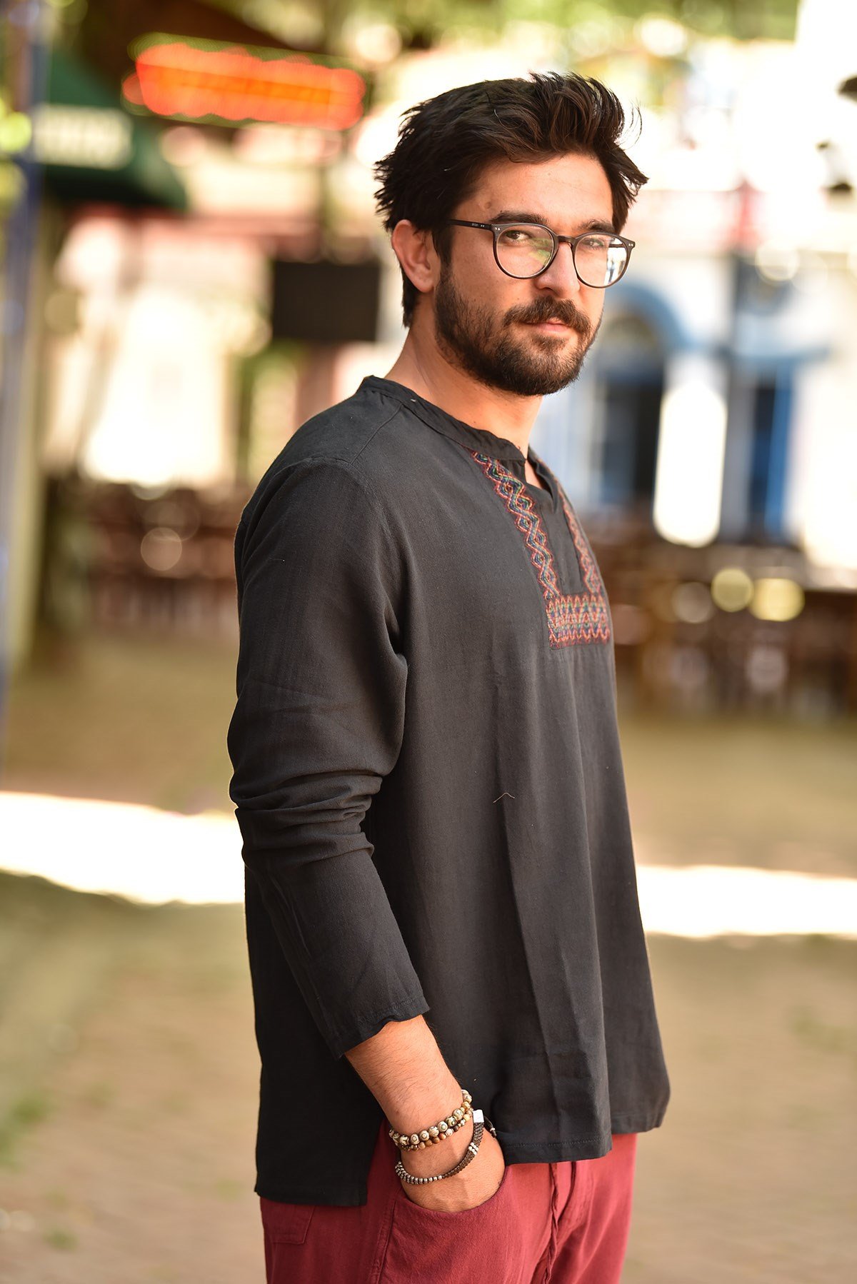 Siyah Hakim Yaka Nakış Detaylı Pamuk Erkek Gömlek 