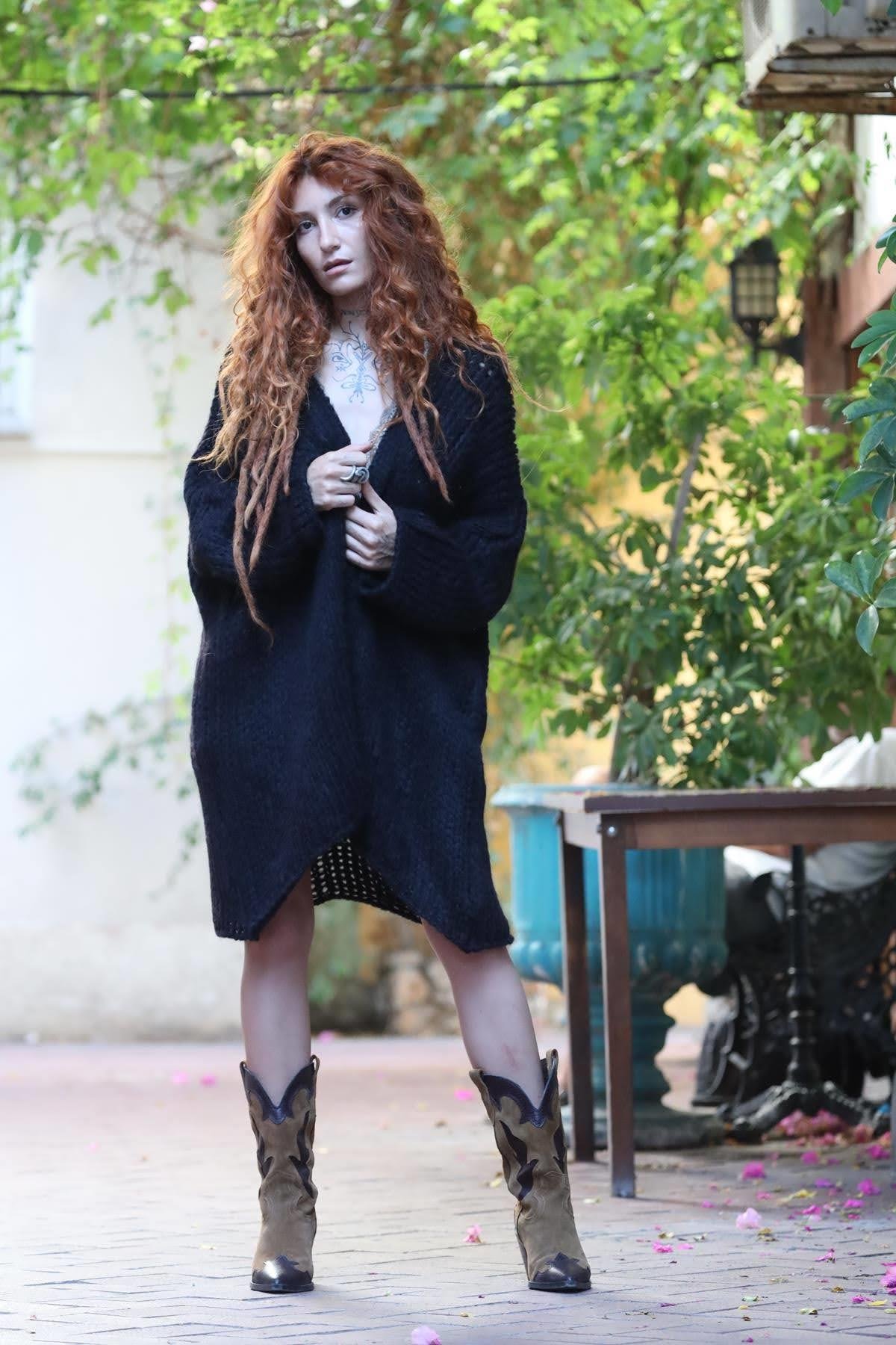 Siyah Kalın Yün Hırka