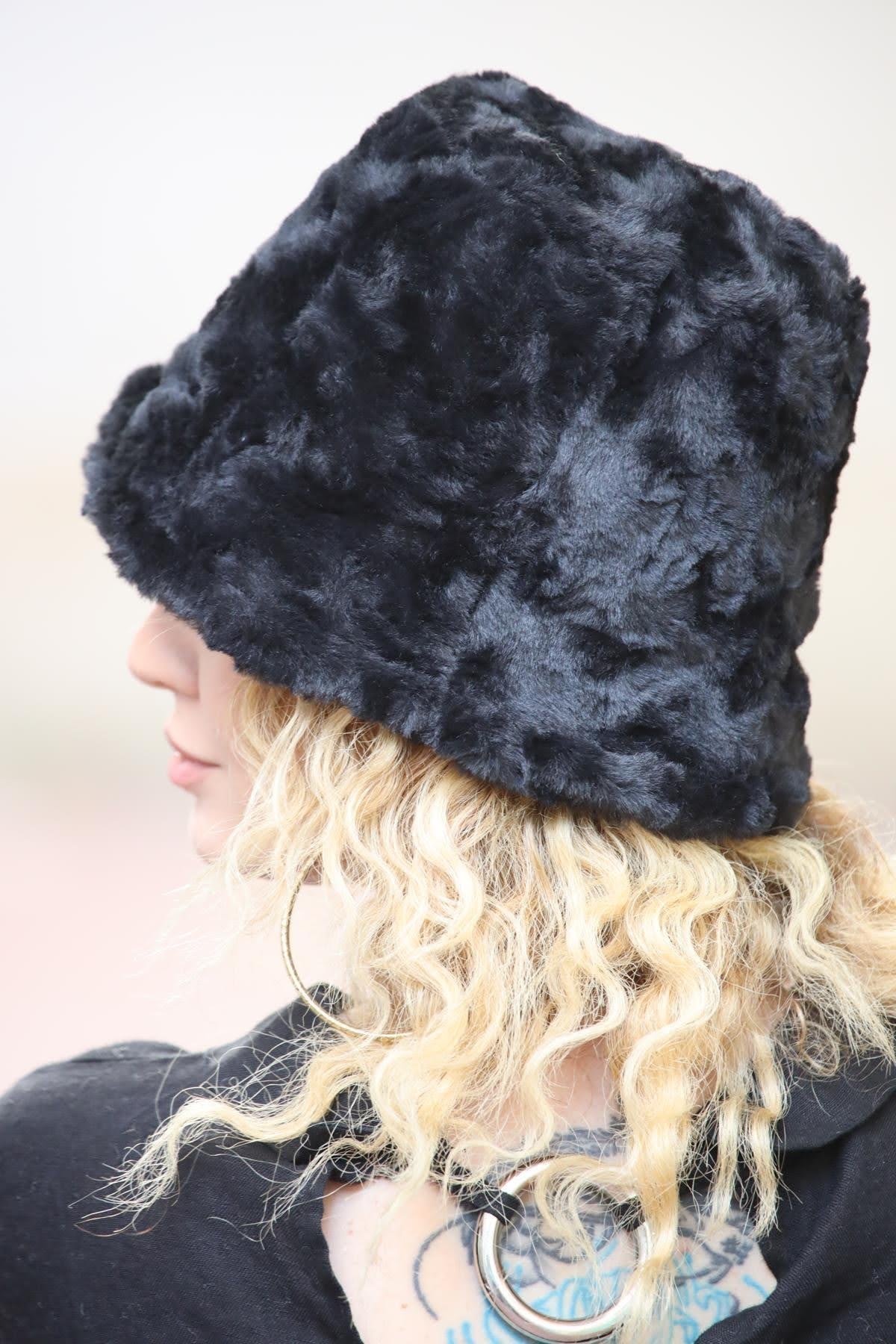 Siyah Peluş Bucket Şapka