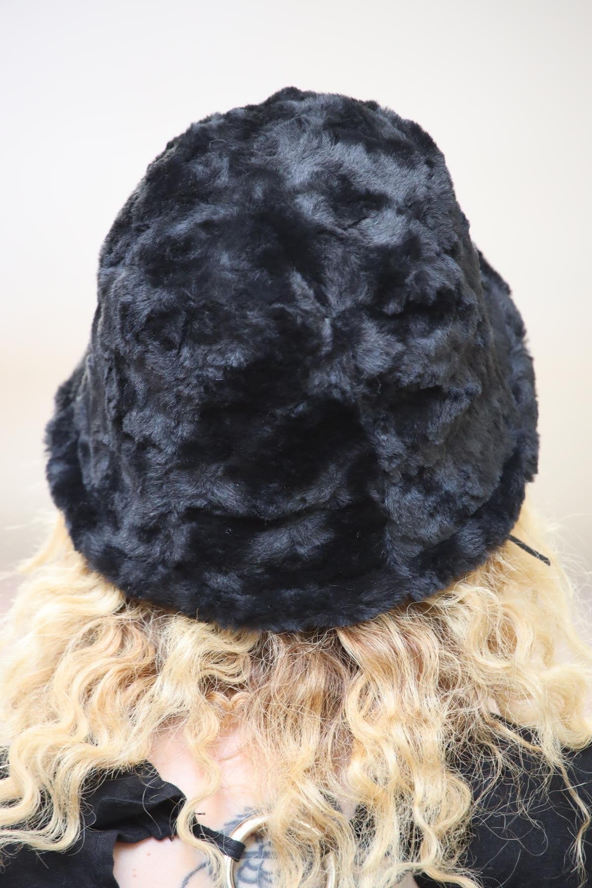 Siyah Peluş Bucket Şapka