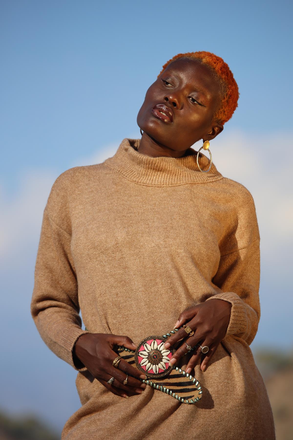 Siyah Tay Tüyü Büyük Tokalı Tasarım Kemer