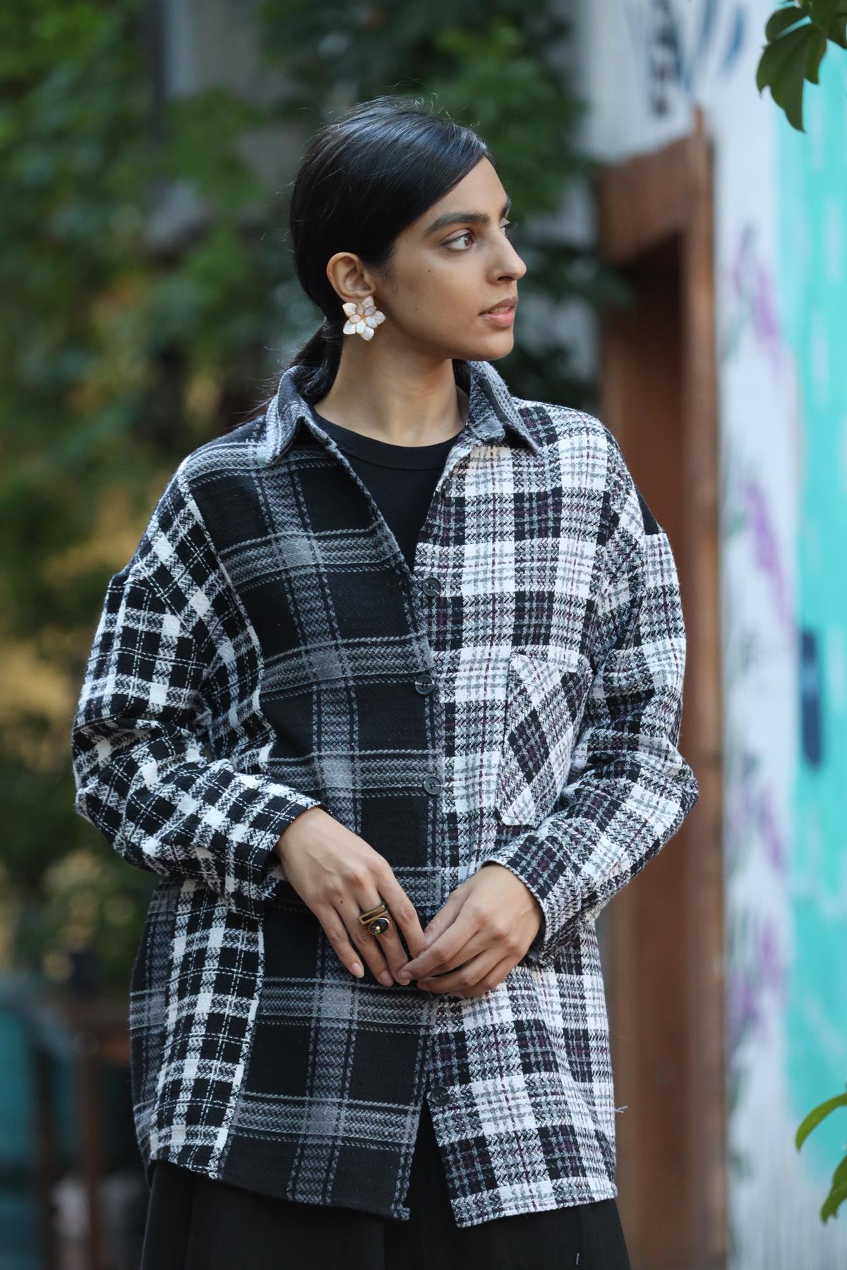 Siyah Üç Farklı Desenli Cepli Ekose Gömlek