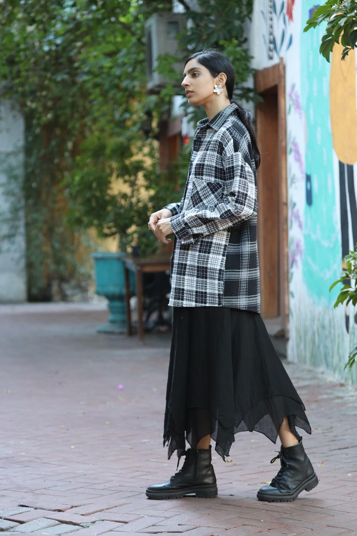 Siyah Üç Farklı Desenli Cepli Ekose Gömlek