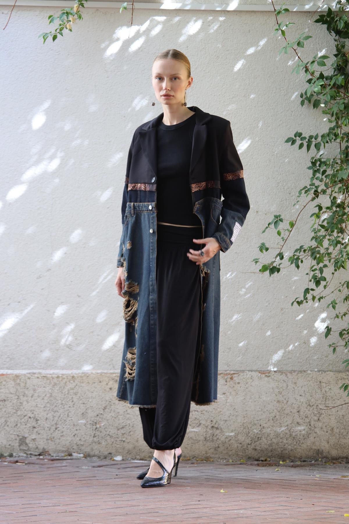 Siyah Yırtık Kot Parçalı Leopar Detaylı Yırtmaçlı Trençkot