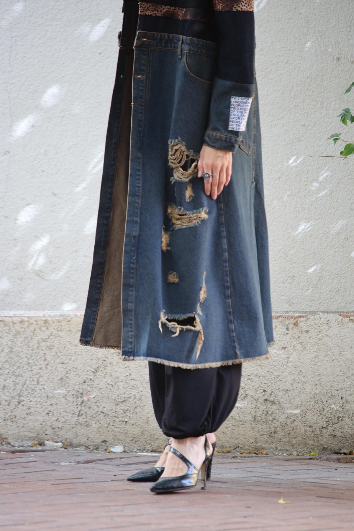 Siyah Yırtık Kot Parçalı Leopar Detaylı Yırtmaçlı Trençkot